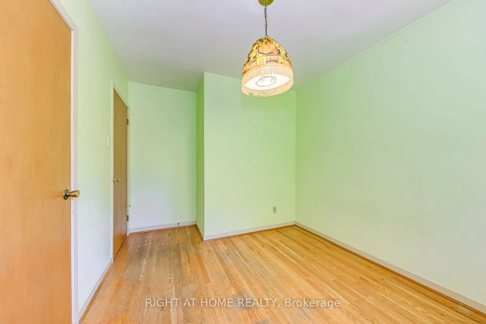 2572 Islington Avenue