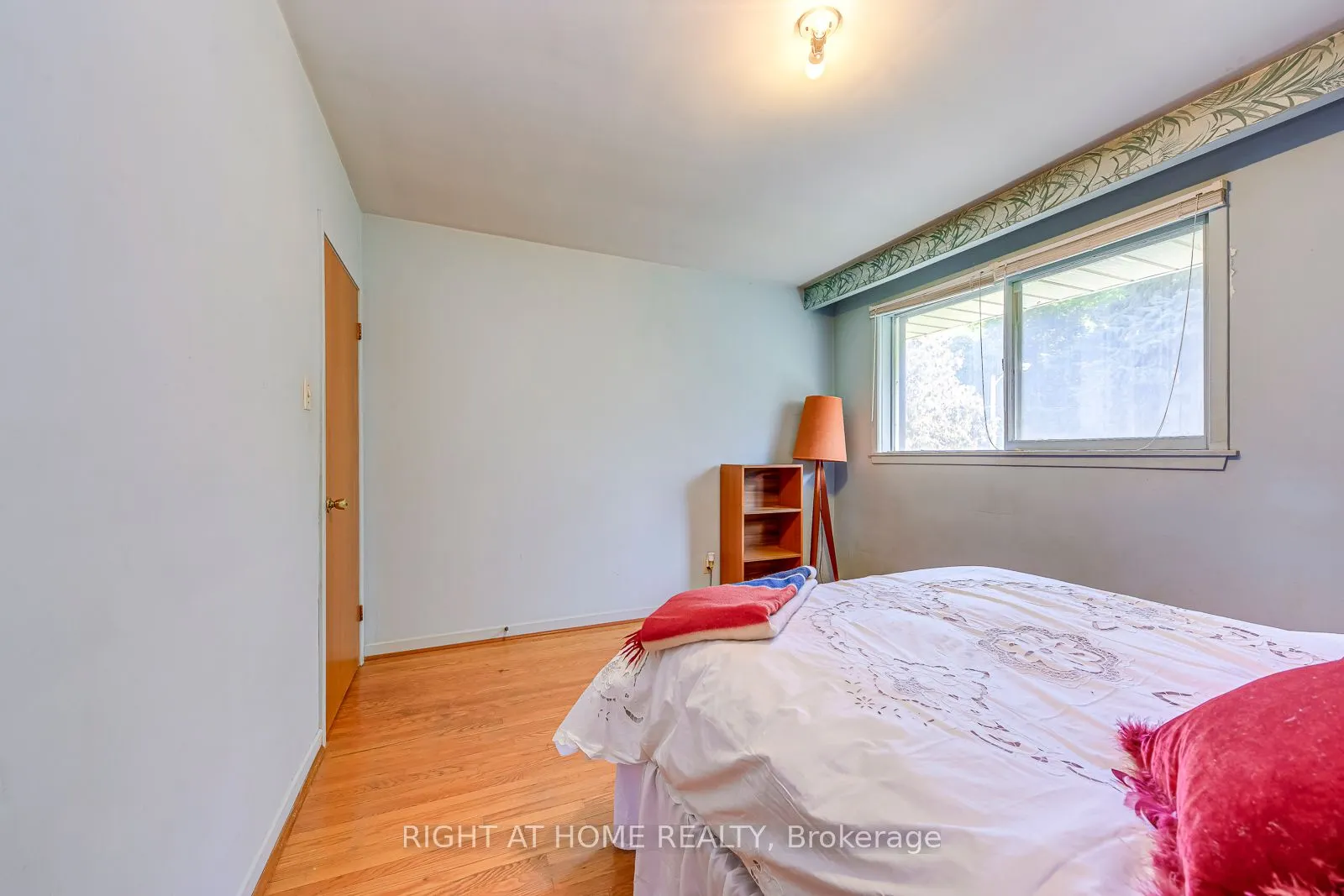 2572 Islington Avenue