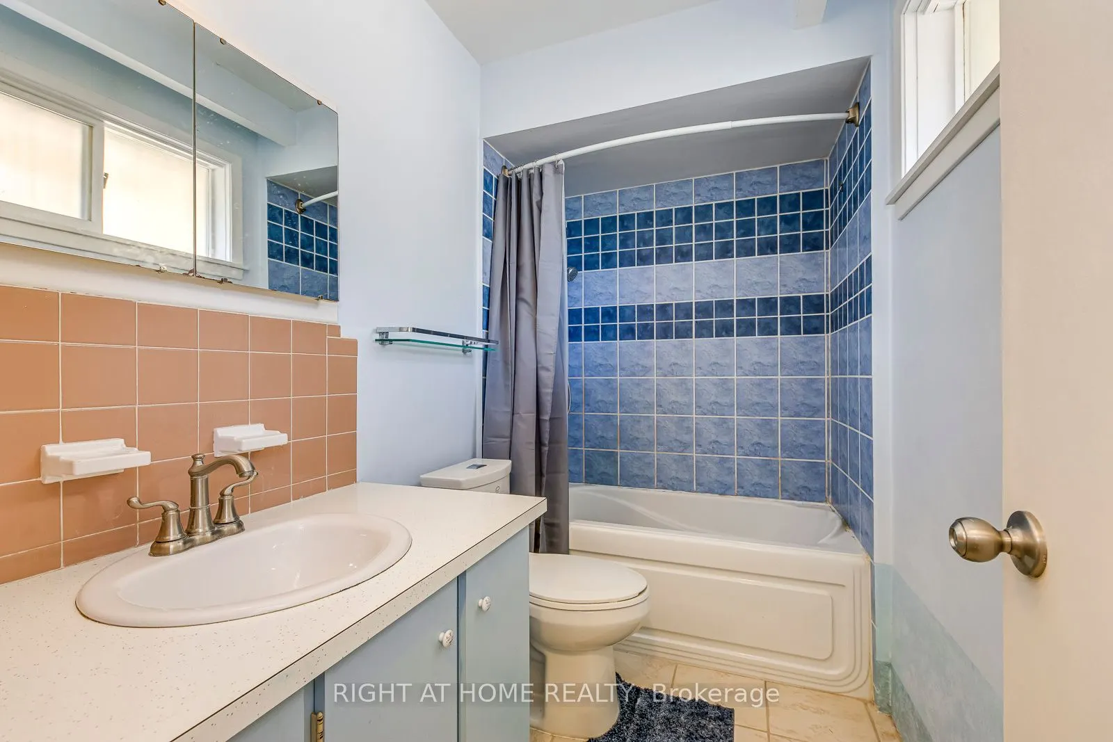 2572 Islington Avenue