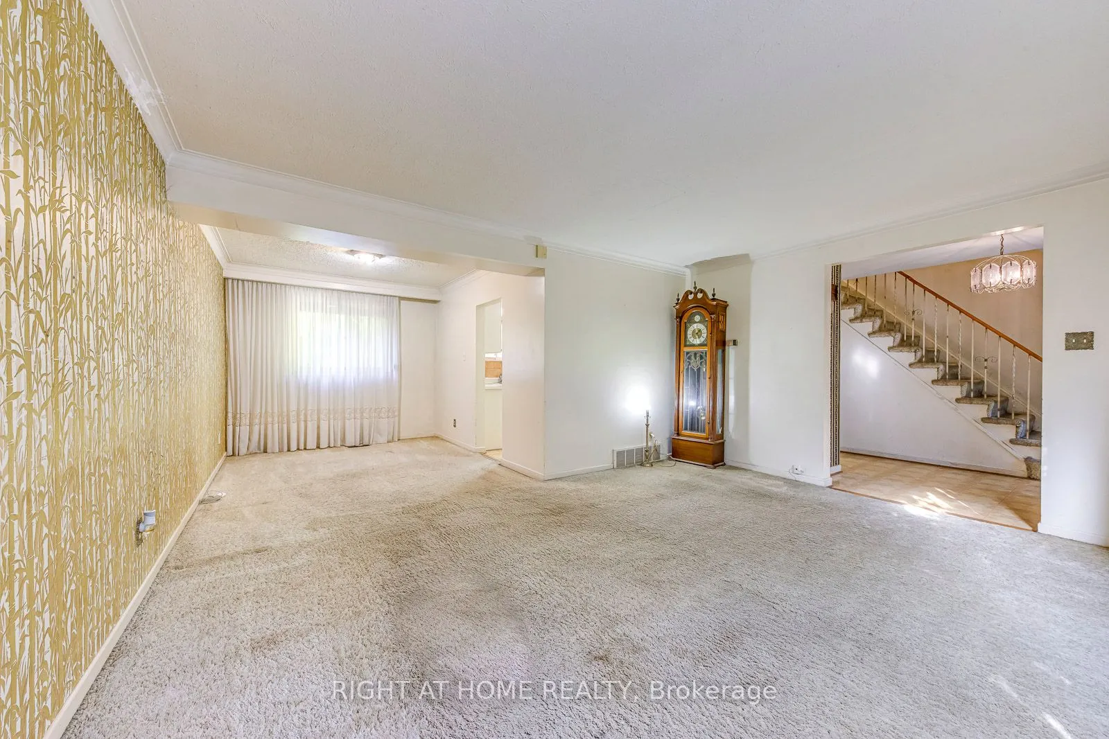 2572 Islington Avenue