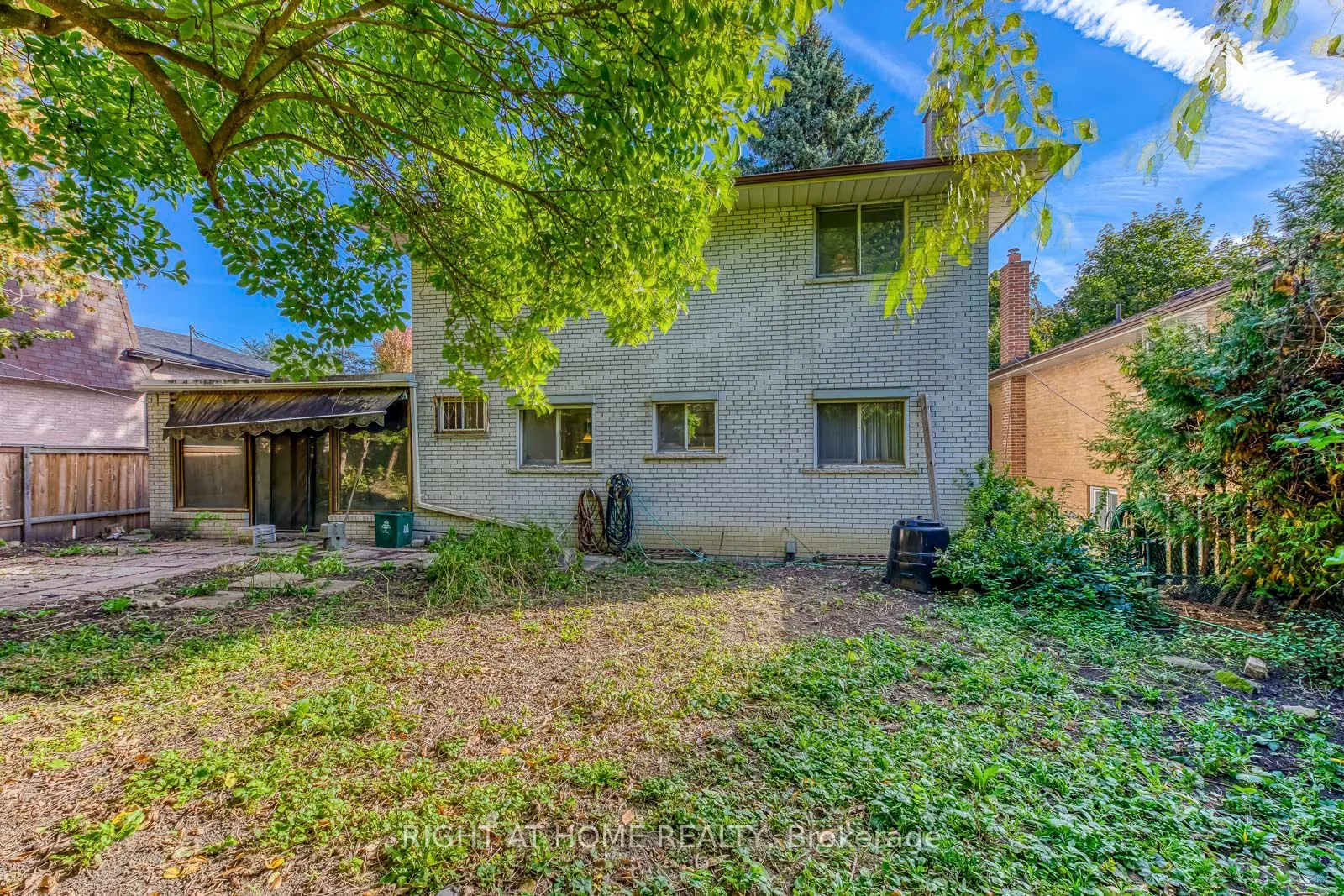 2572 Islington Avenue