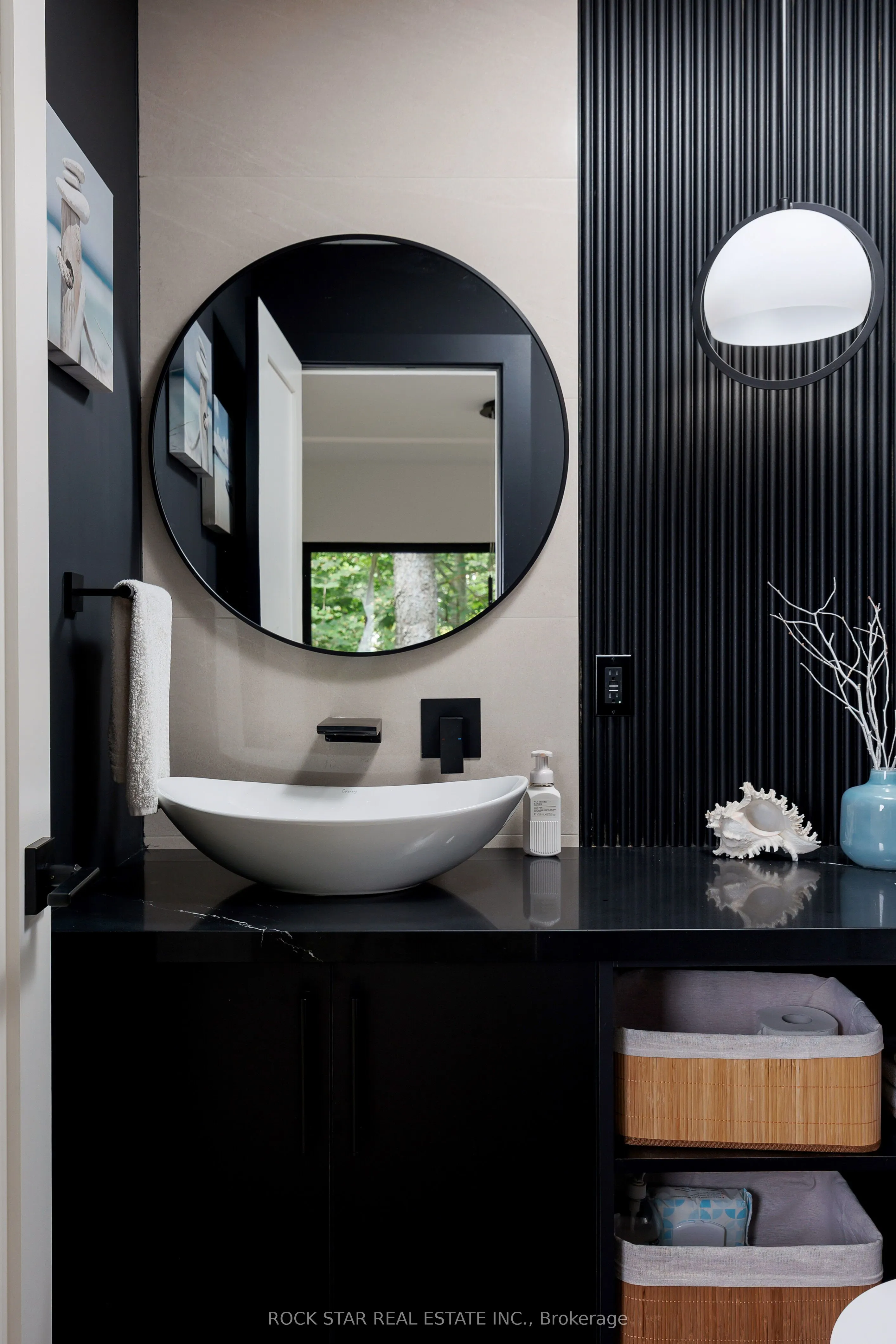 1113 GREENOAKS Drive