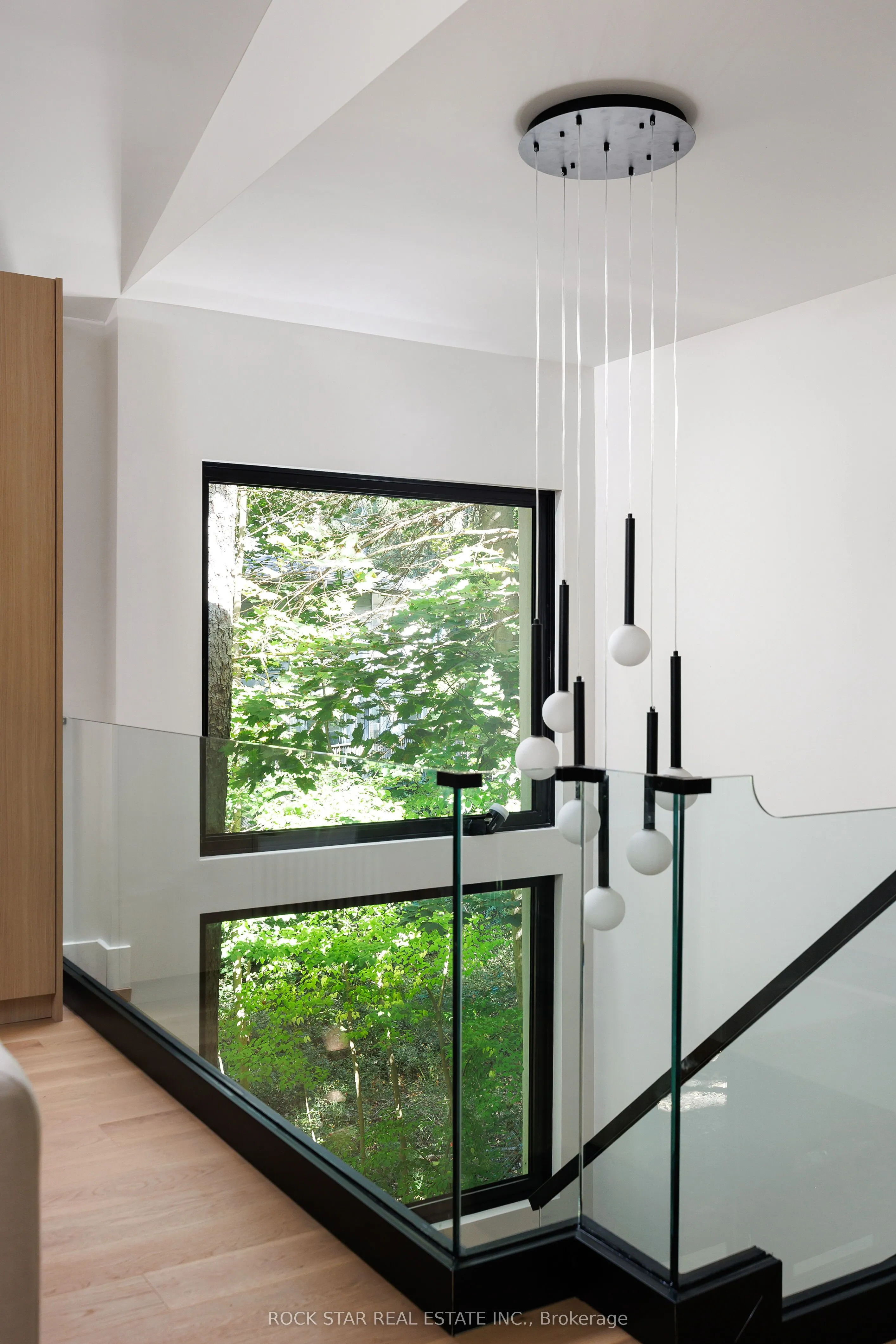 1113 GREENOAKS Drive