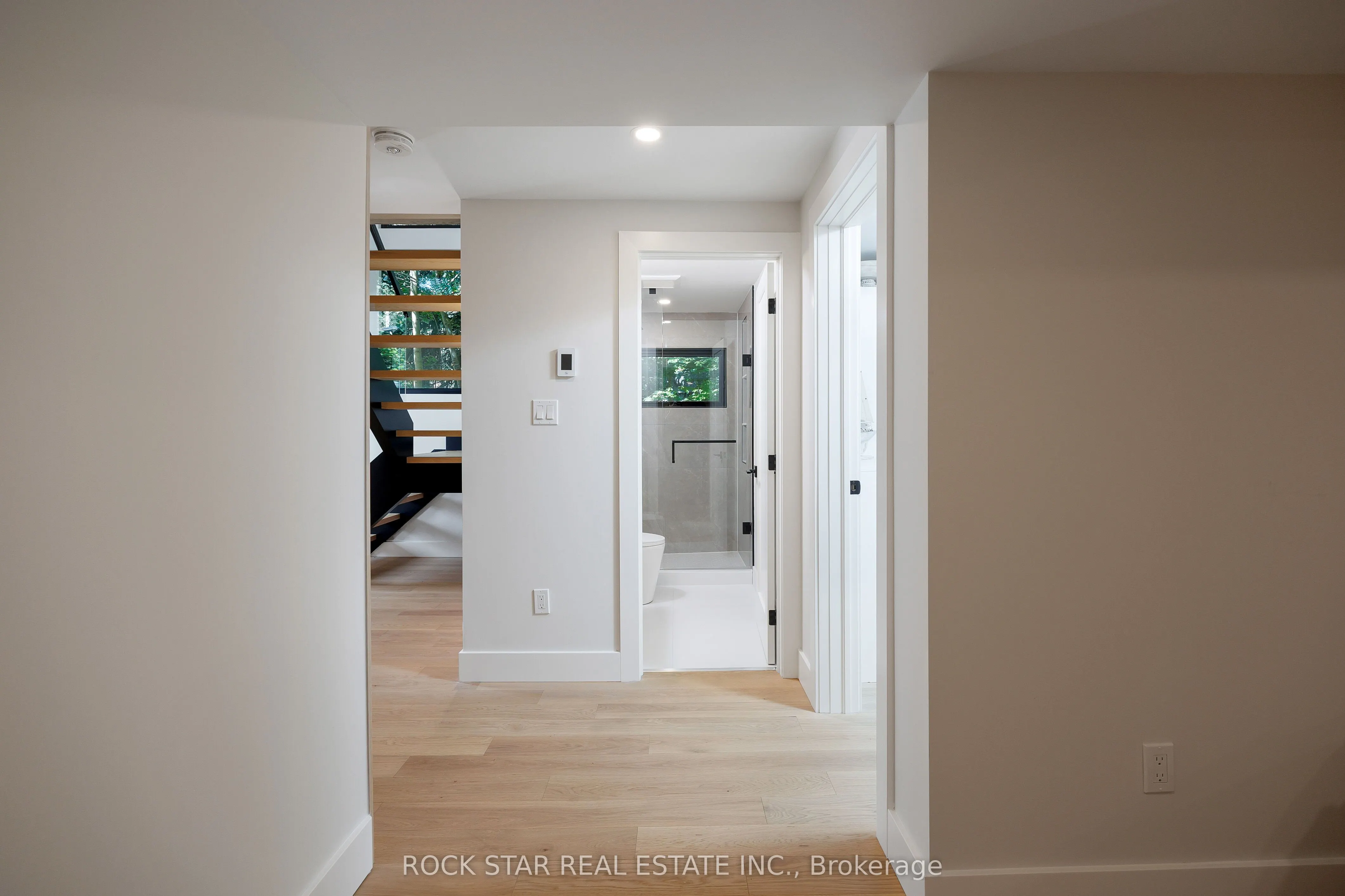 1113 GREENOAKS Drive