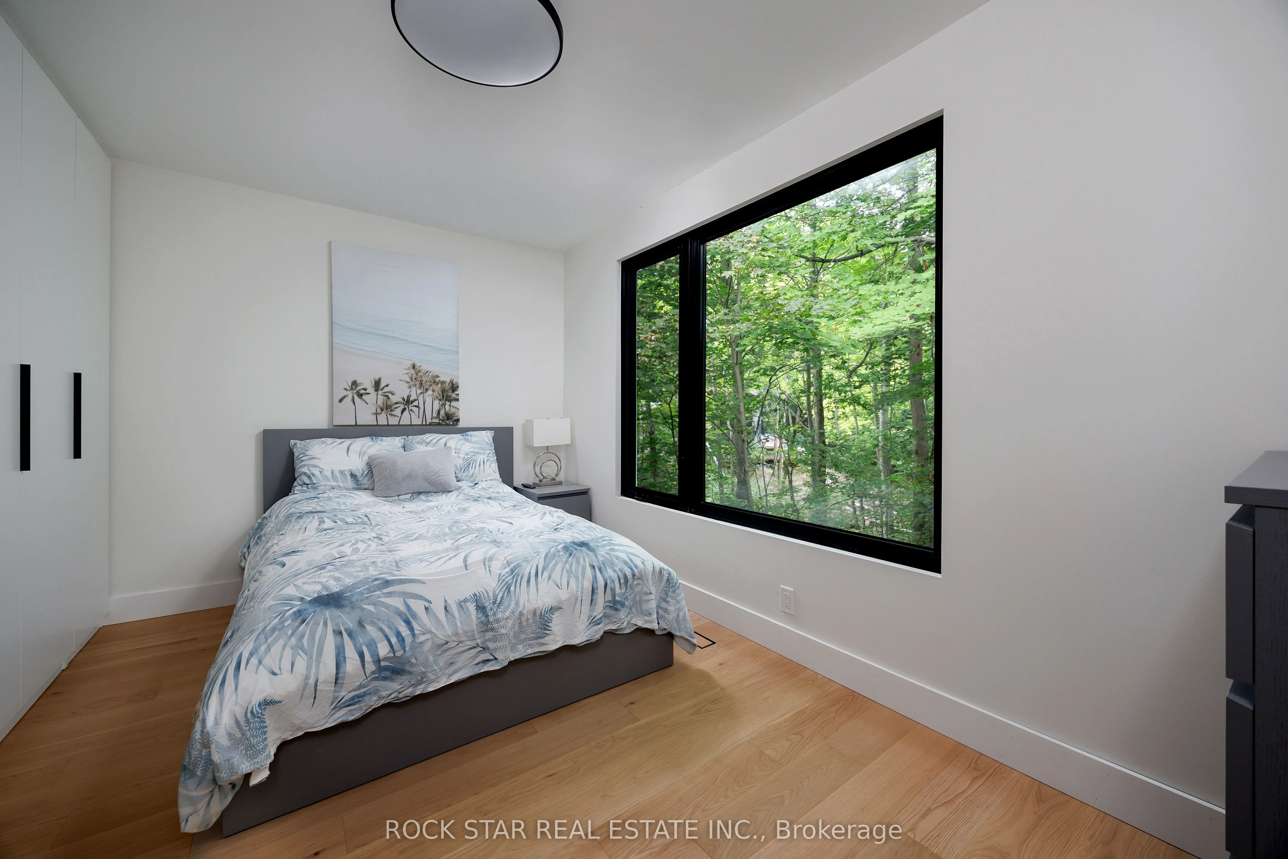 1113 GREENOAKS Drive