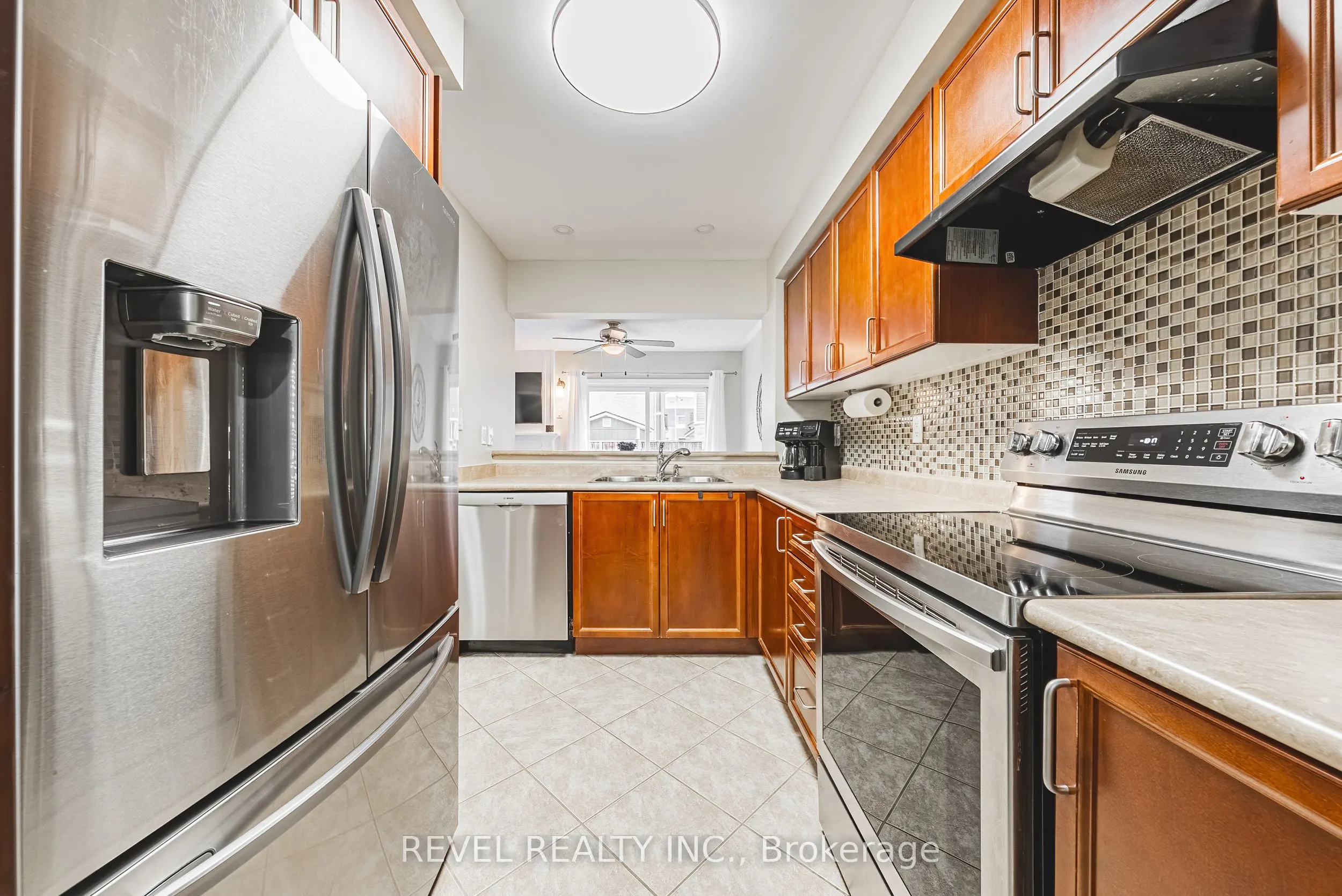 715 Ambroise Crescent