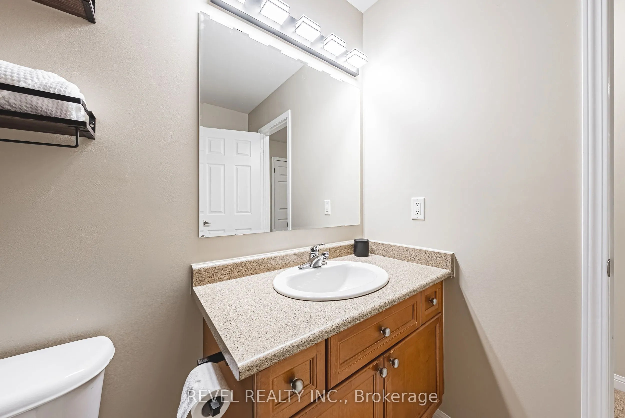 715 Ambroise Crescent