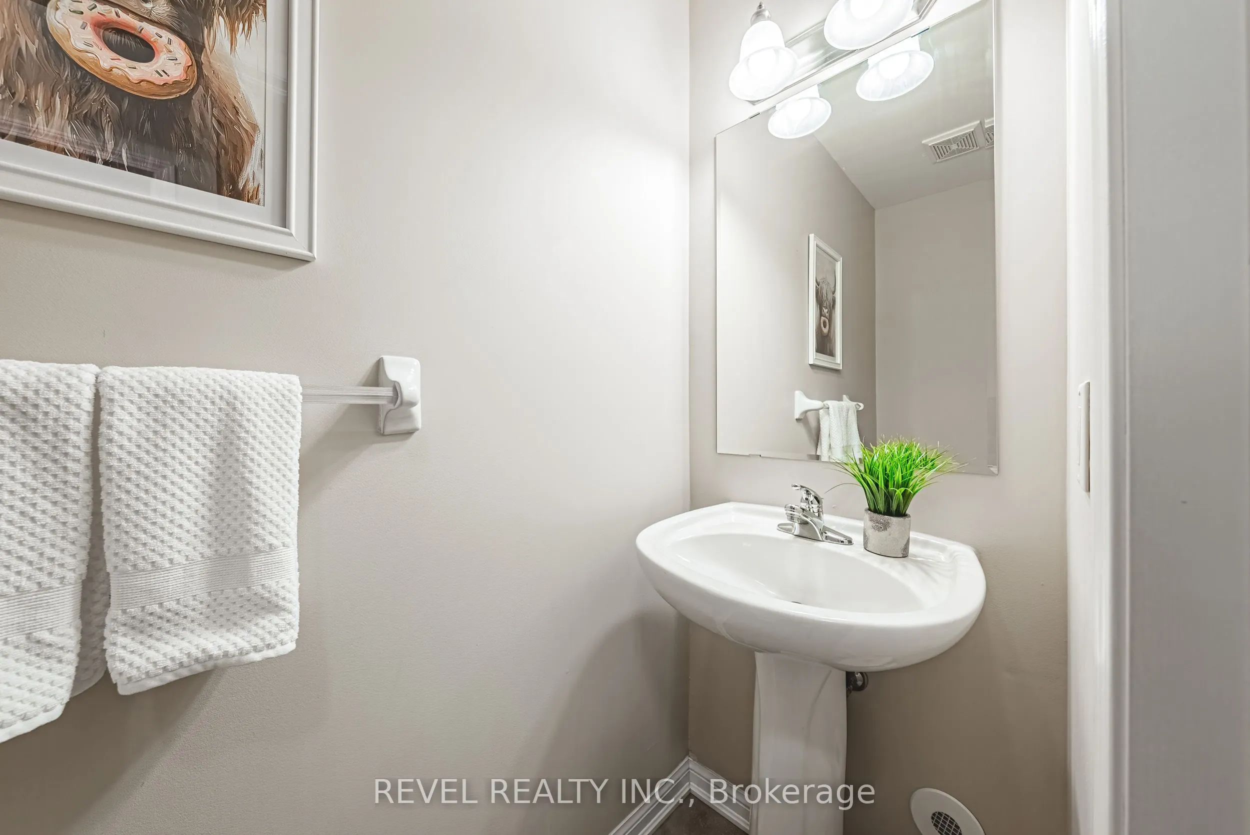 715 Ambroise Crescent