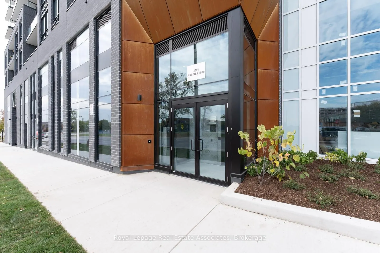 3005 Pine Glen Road, #PH802