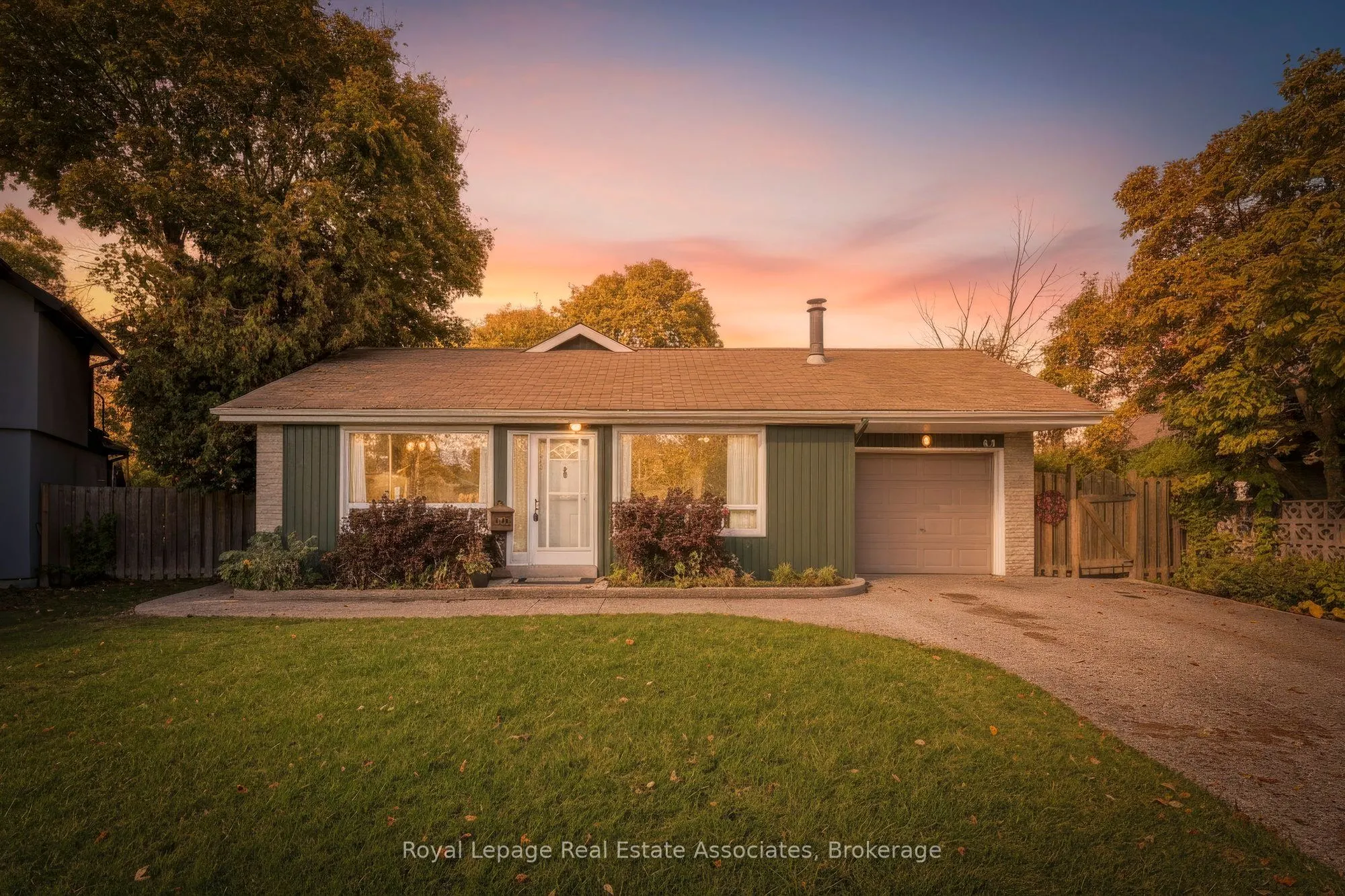 63 Bow River Crescent