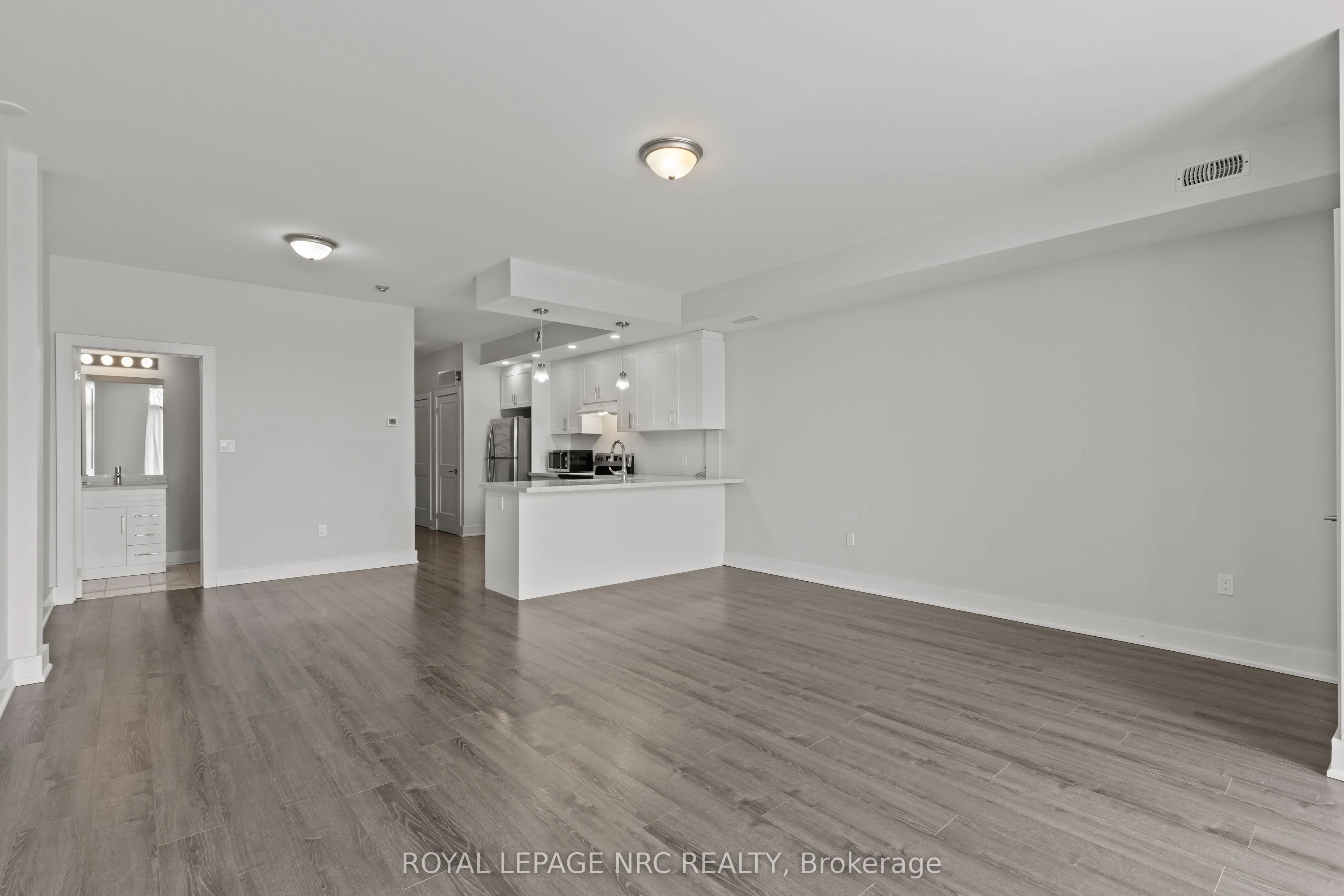 3710 Main Street, #106