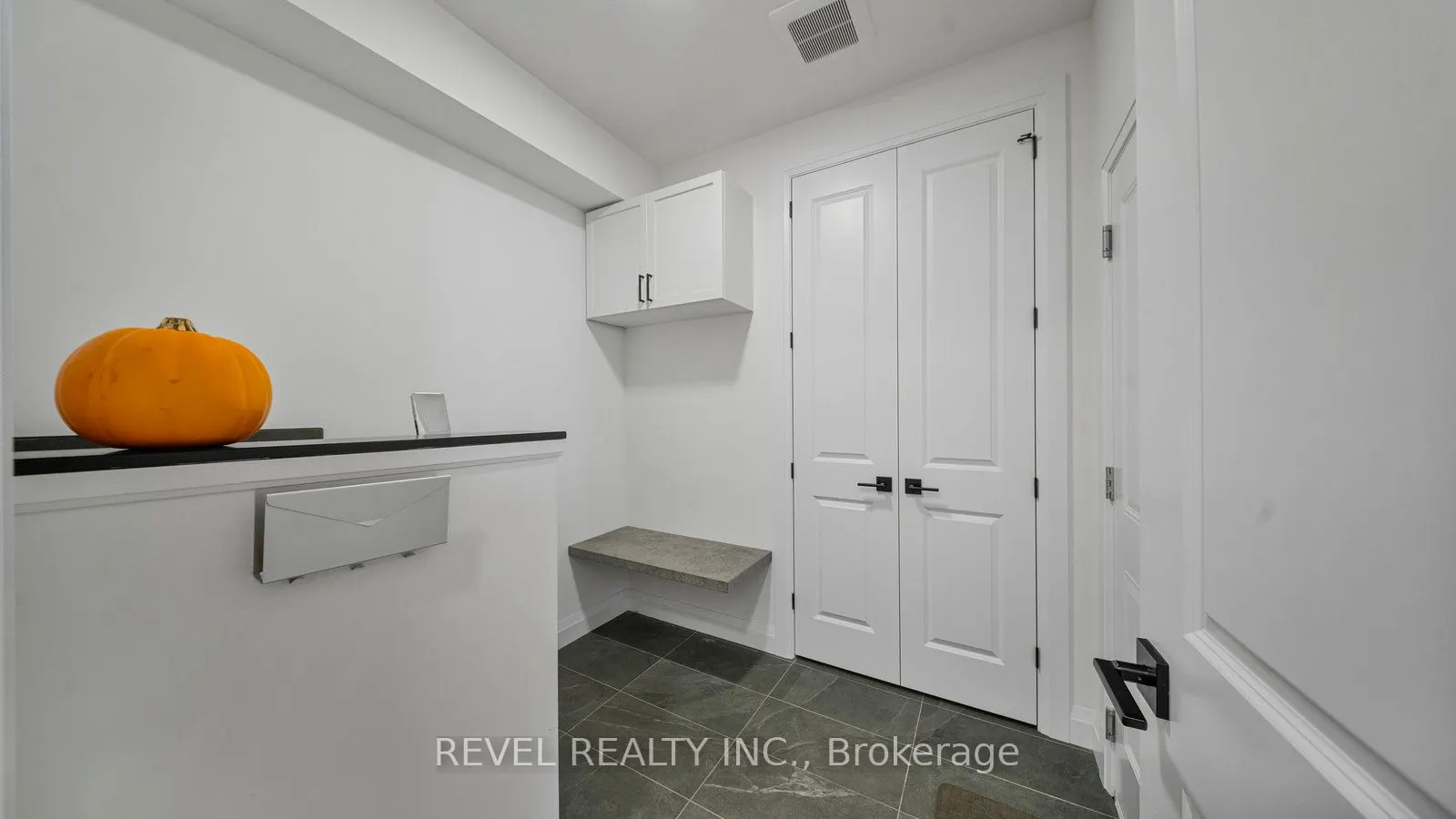 242 Mount Pleasant Street, #17