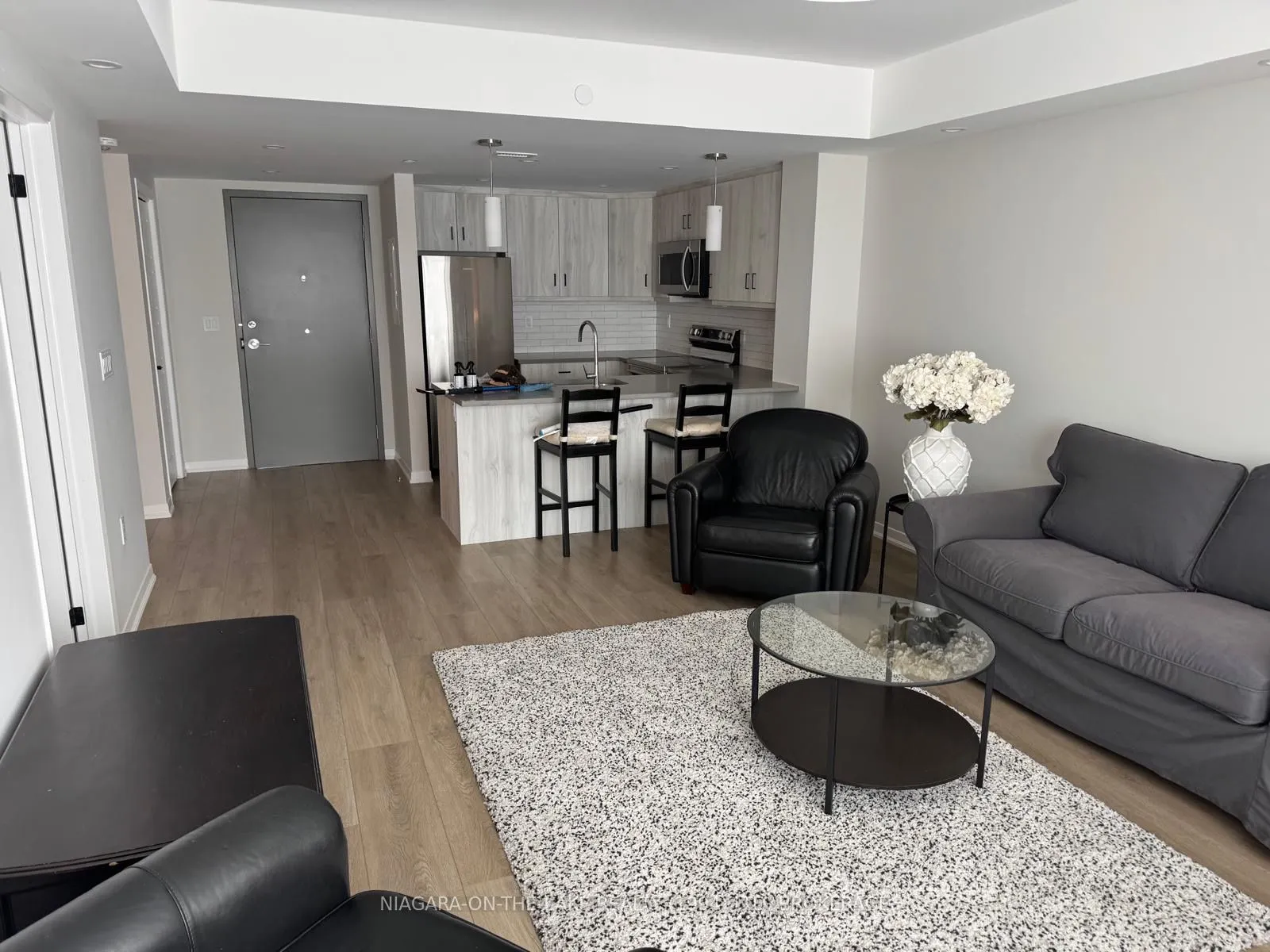 3998 Victoria Avenue, #206