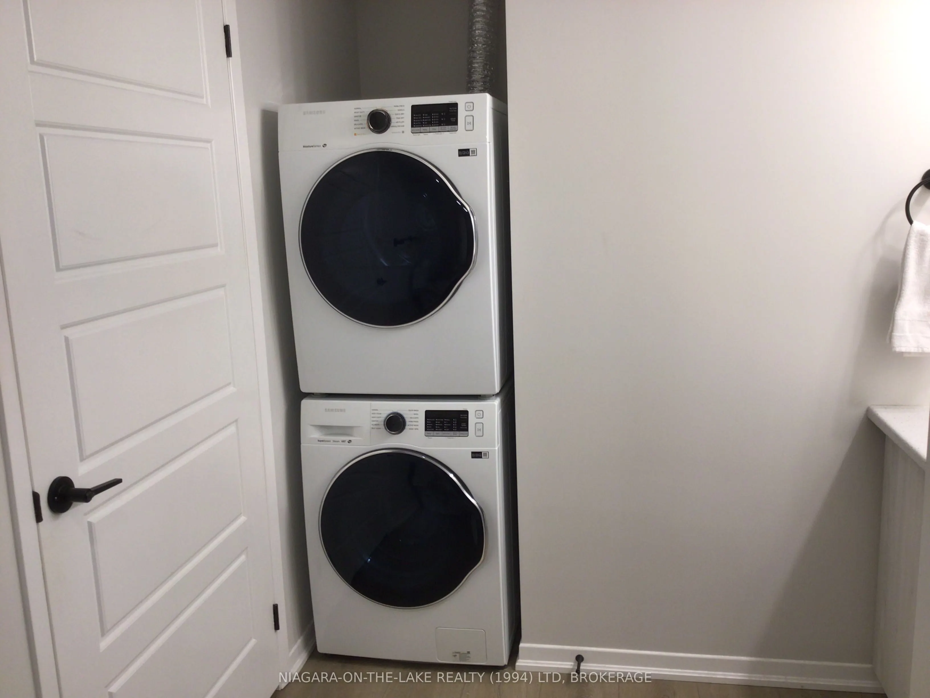 3998 Victoria Avenue, #206