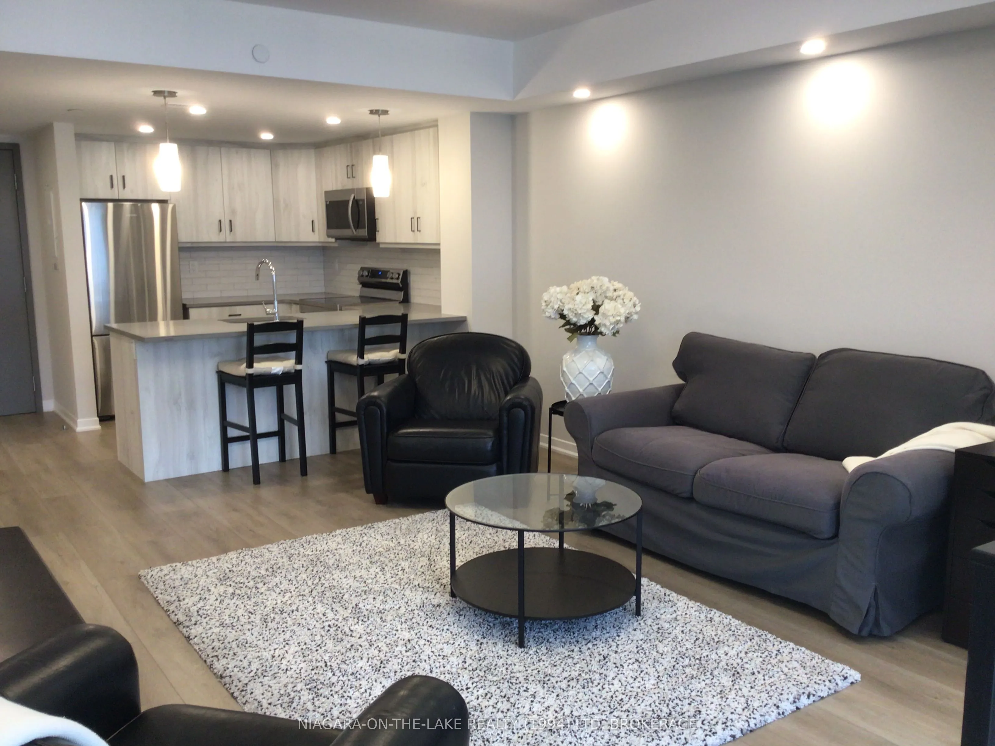 3998 Victoria Avenue, #206