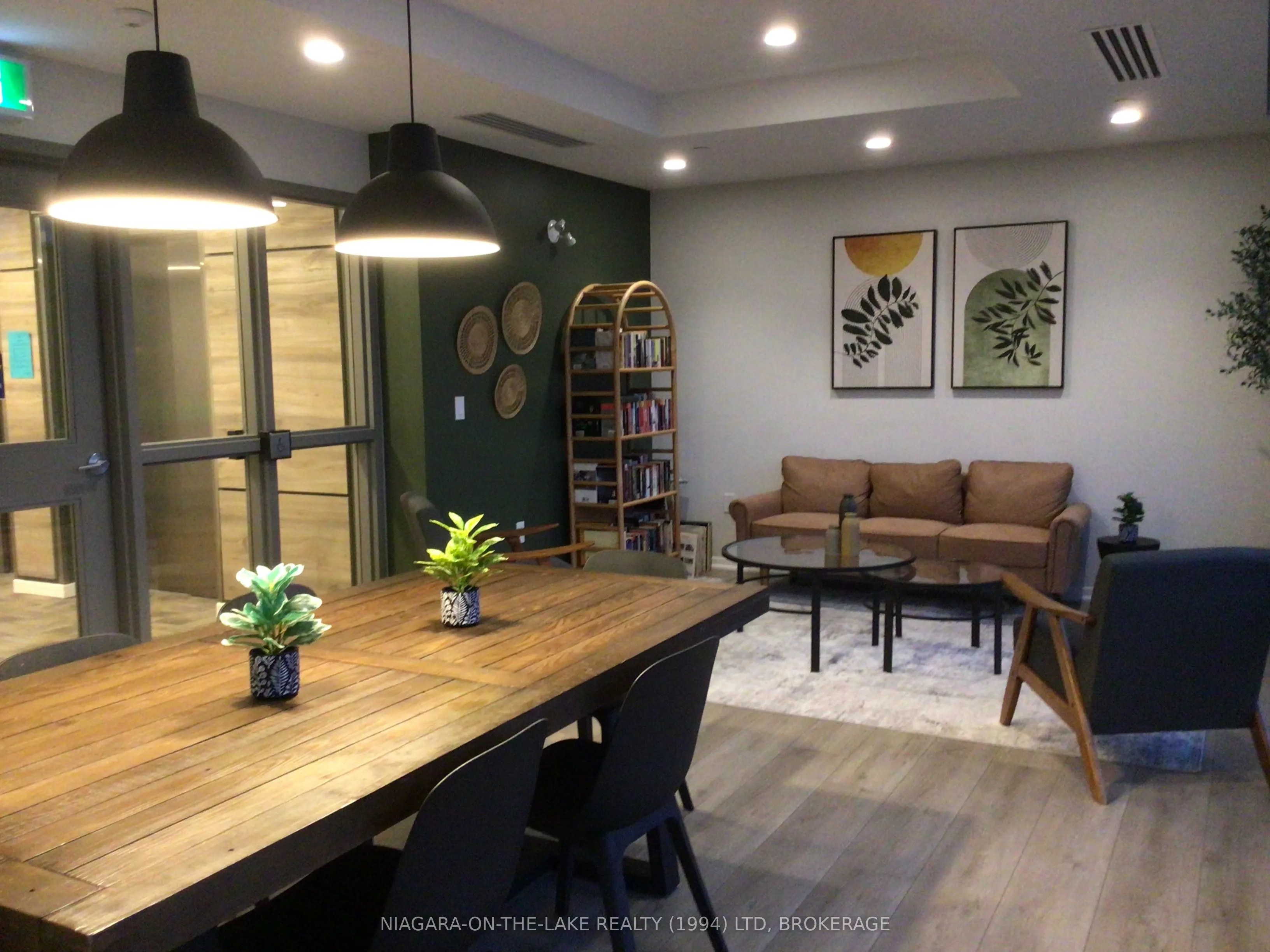 3998 Victoria Avenue, #206