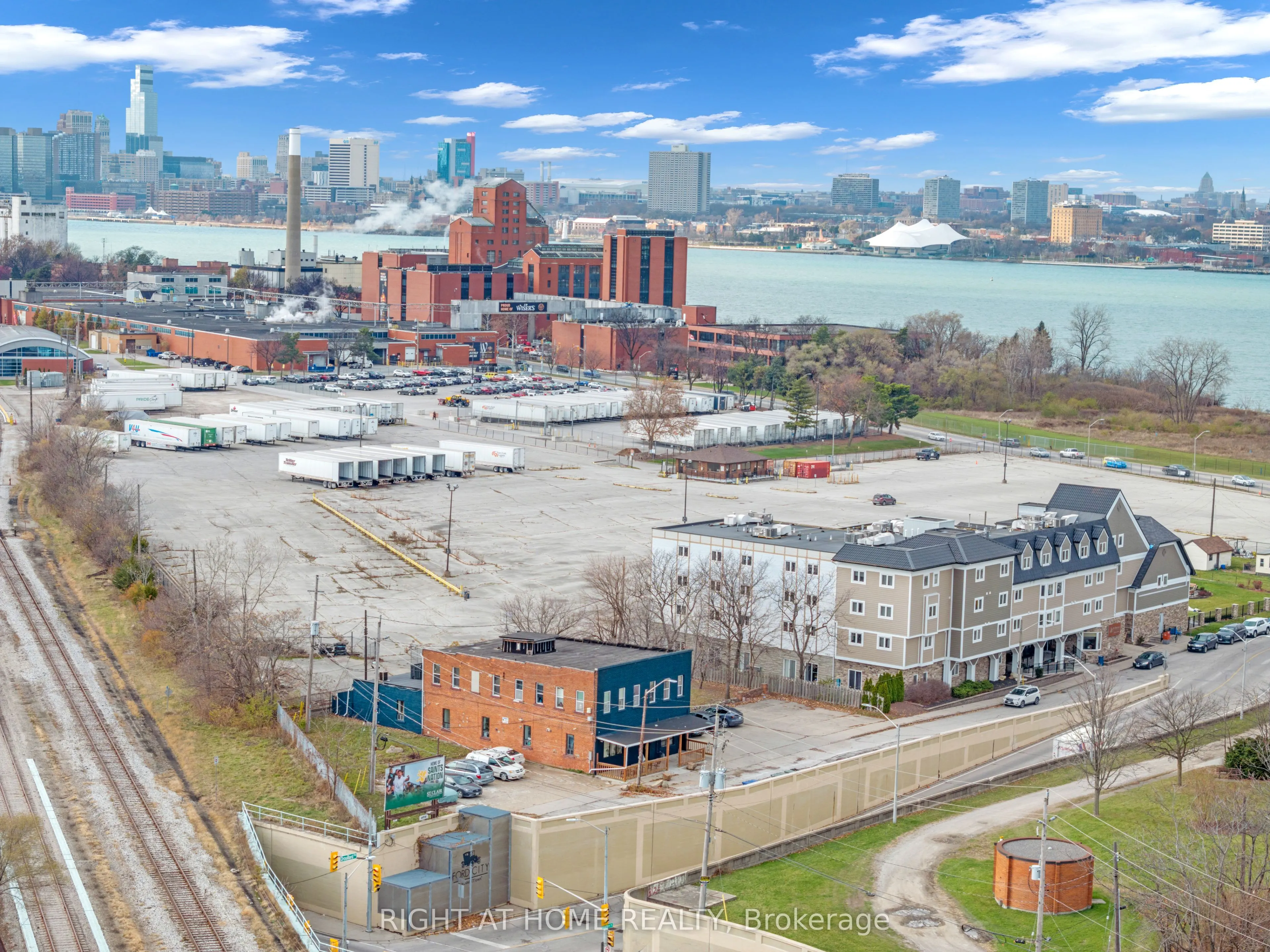 279 Drouillard Road, #12