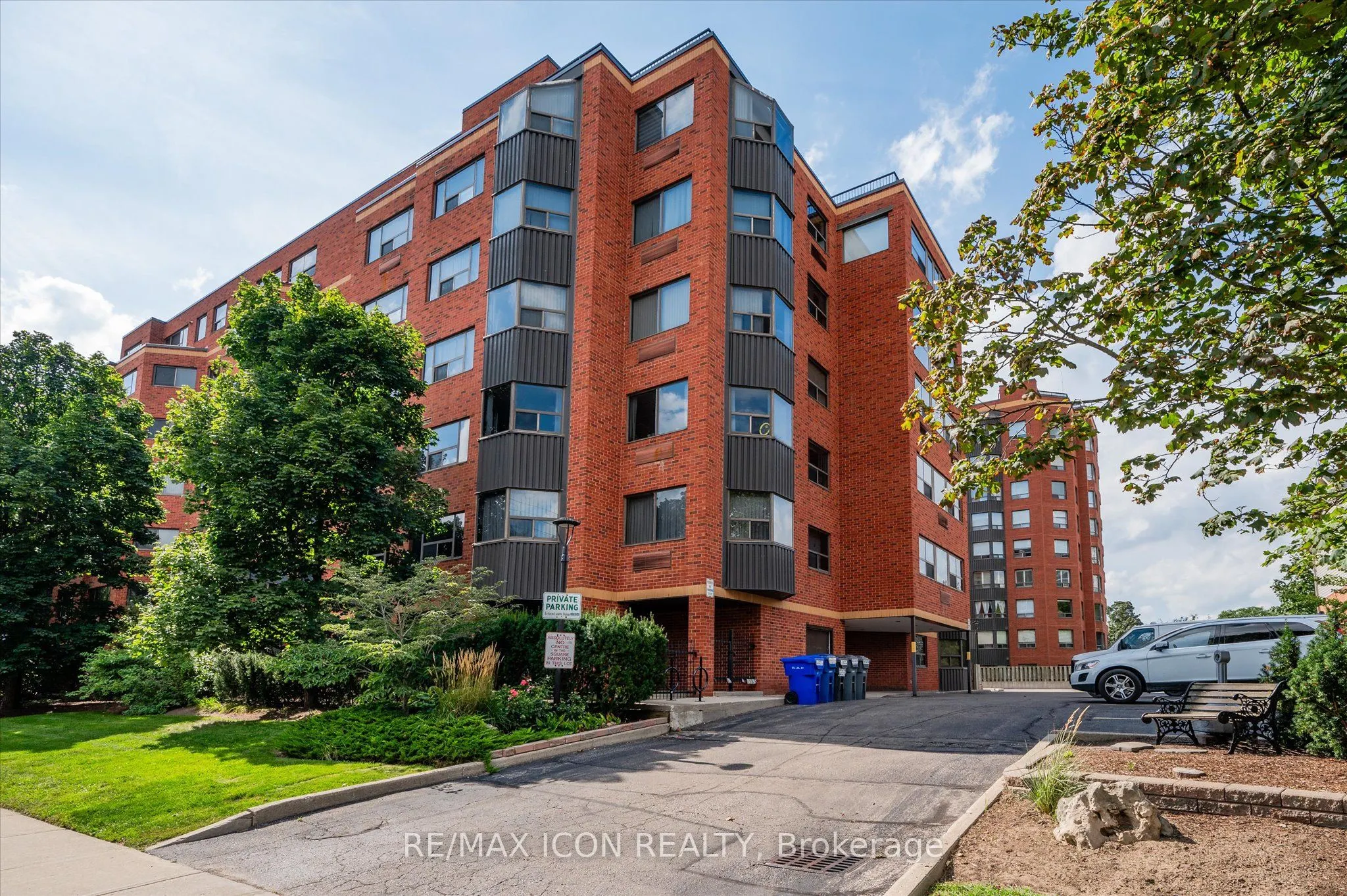 20 Ellen Street E, #610