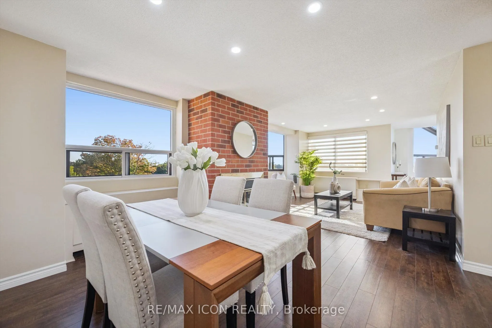 20 Ellen Street E, #610