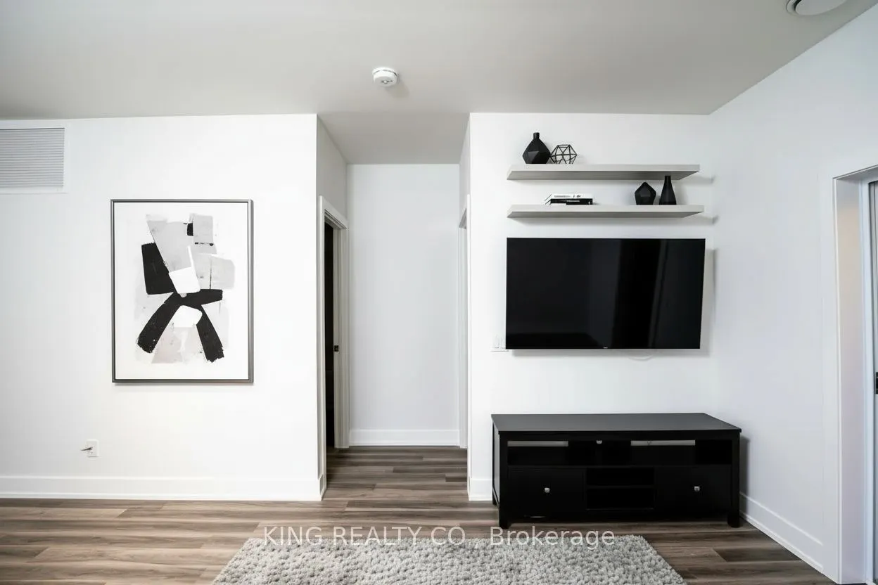 1100 Lackner Pl Place, #204