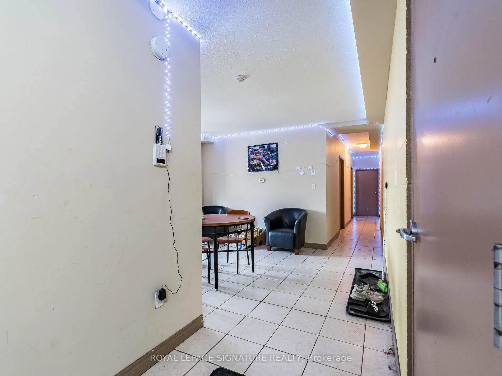 251 Lester Street, #203