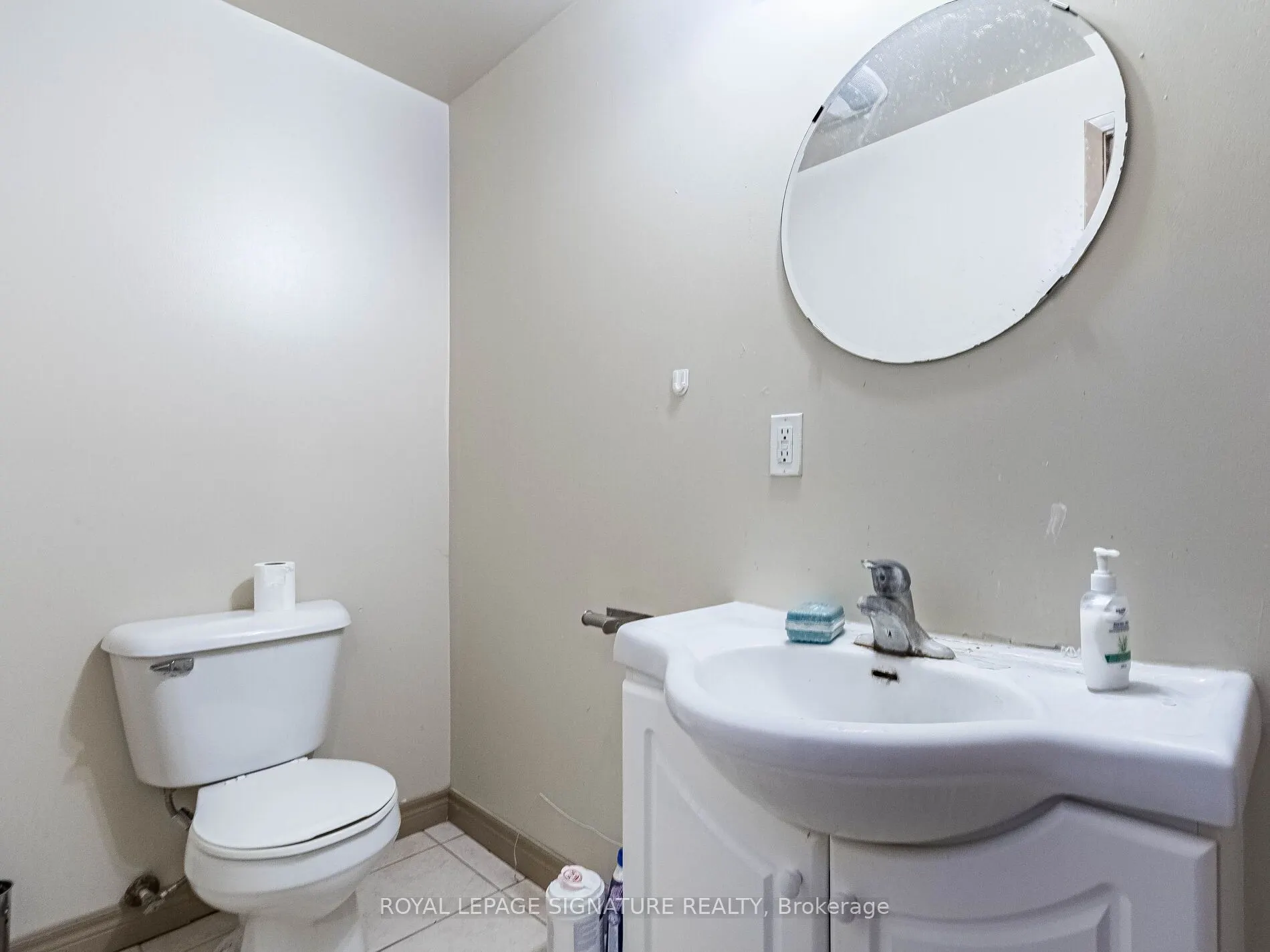 251 Lester Street, #203