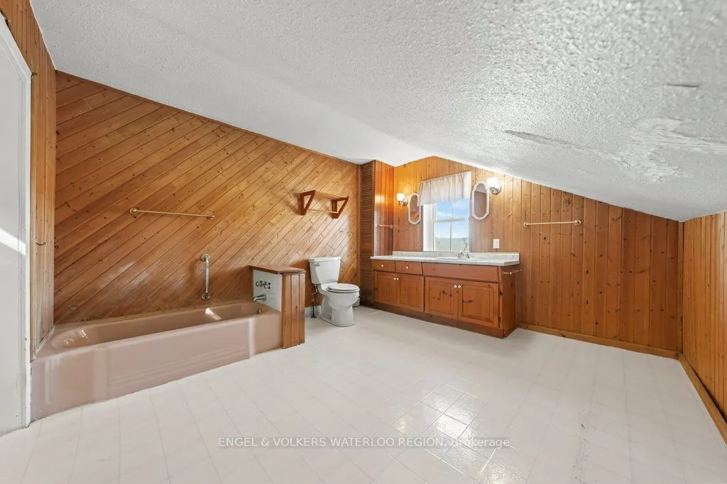 1373 Edworthy Side Road