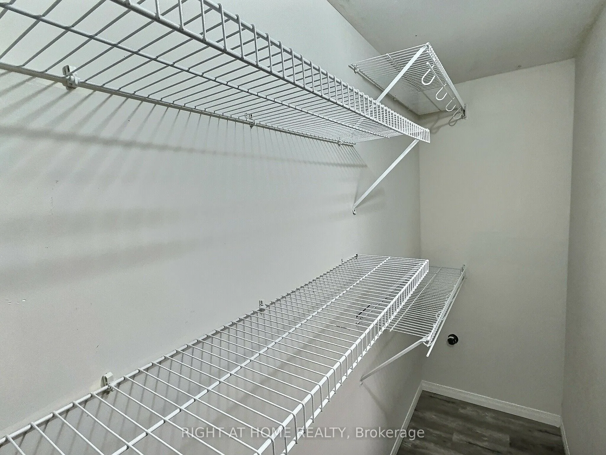 385 Havendale Crescent