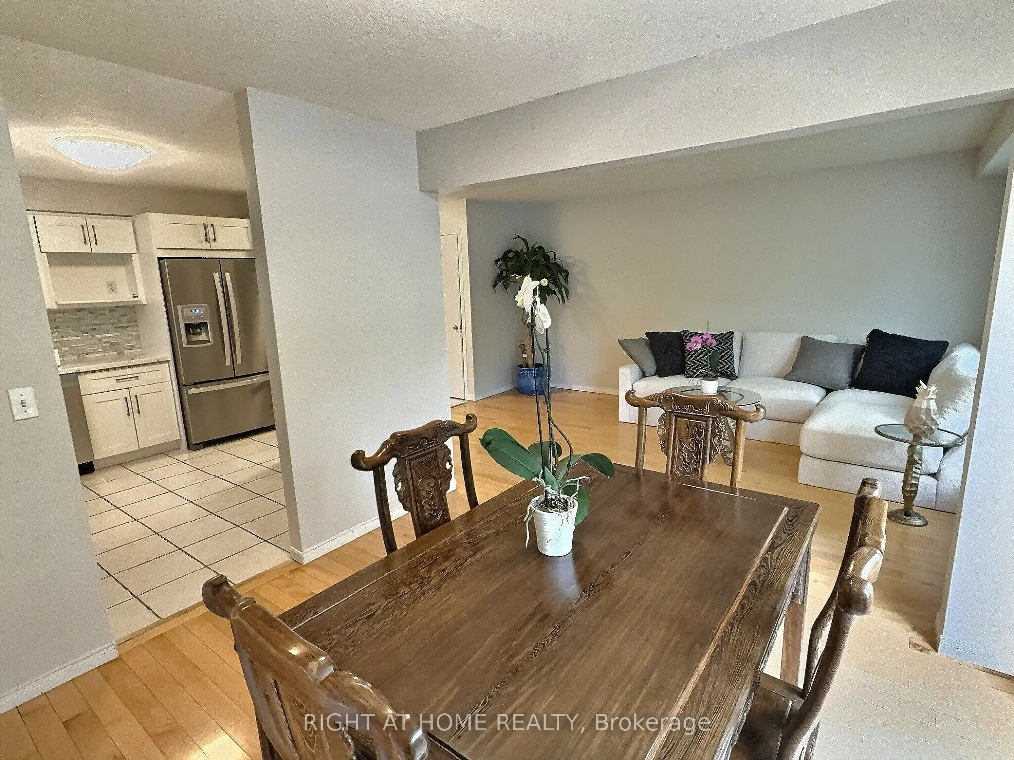 385 Havendale Crescent