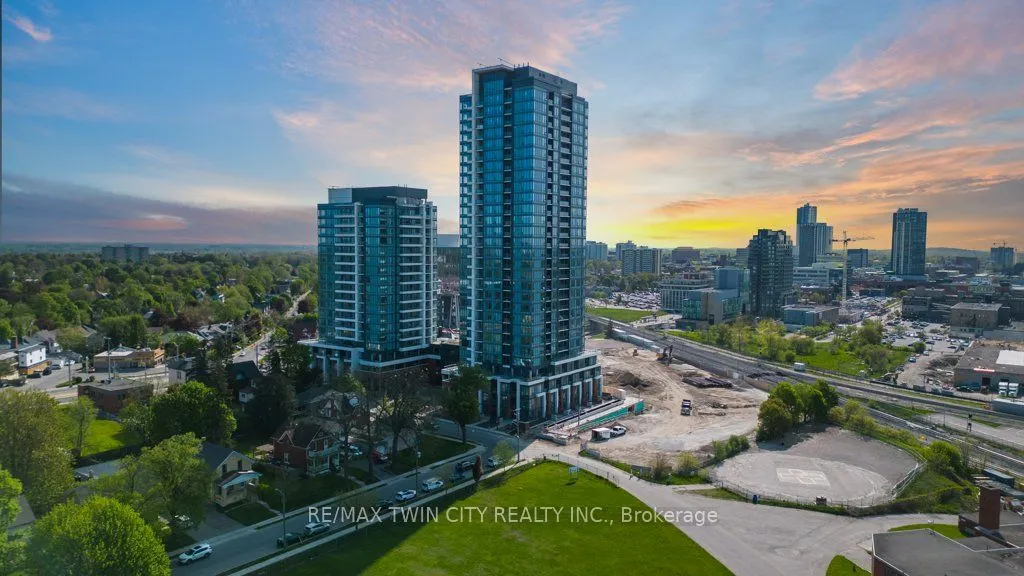 15 Wellington Street S, #904