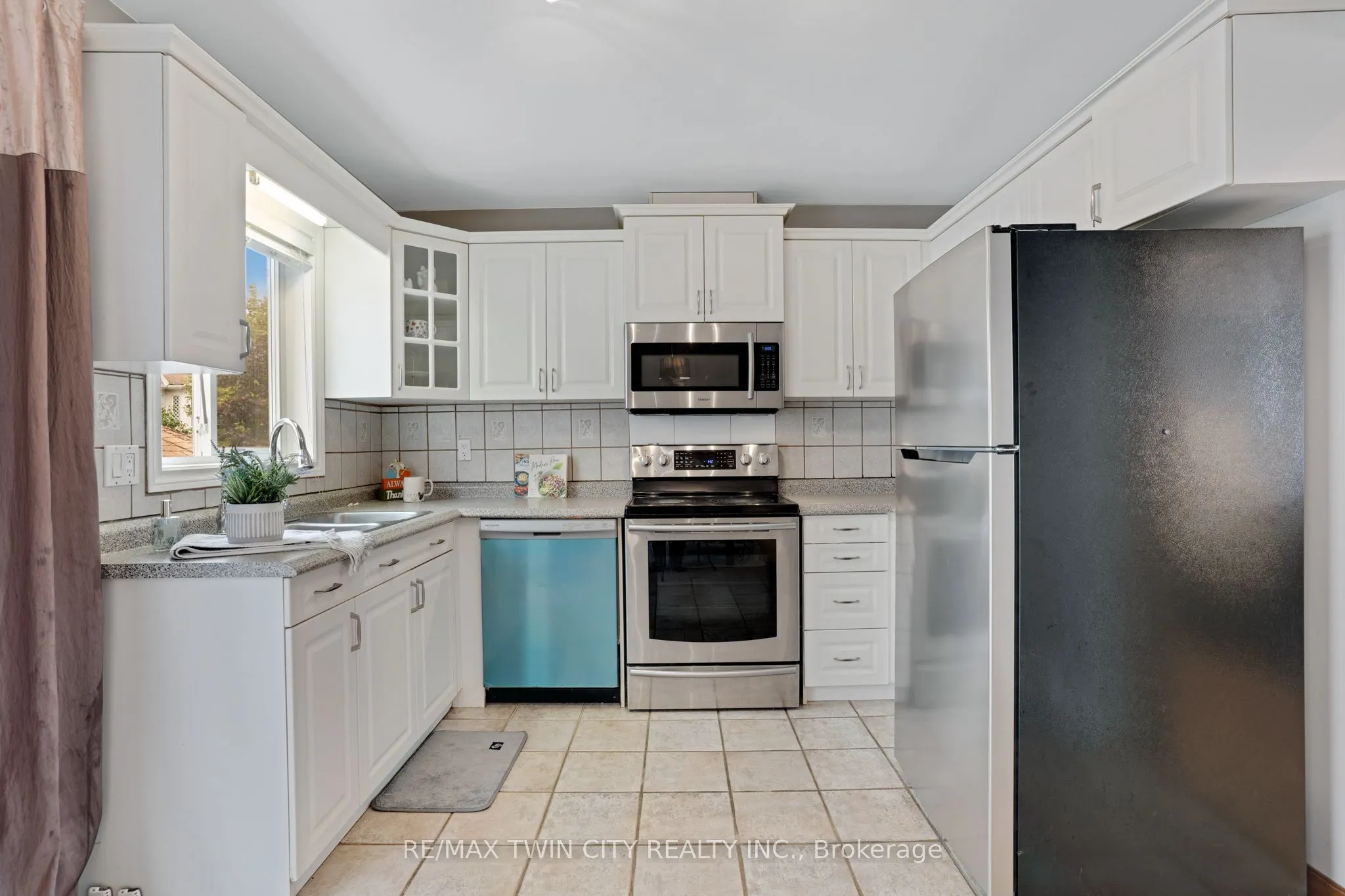 175 Stirling Macgregor Drive