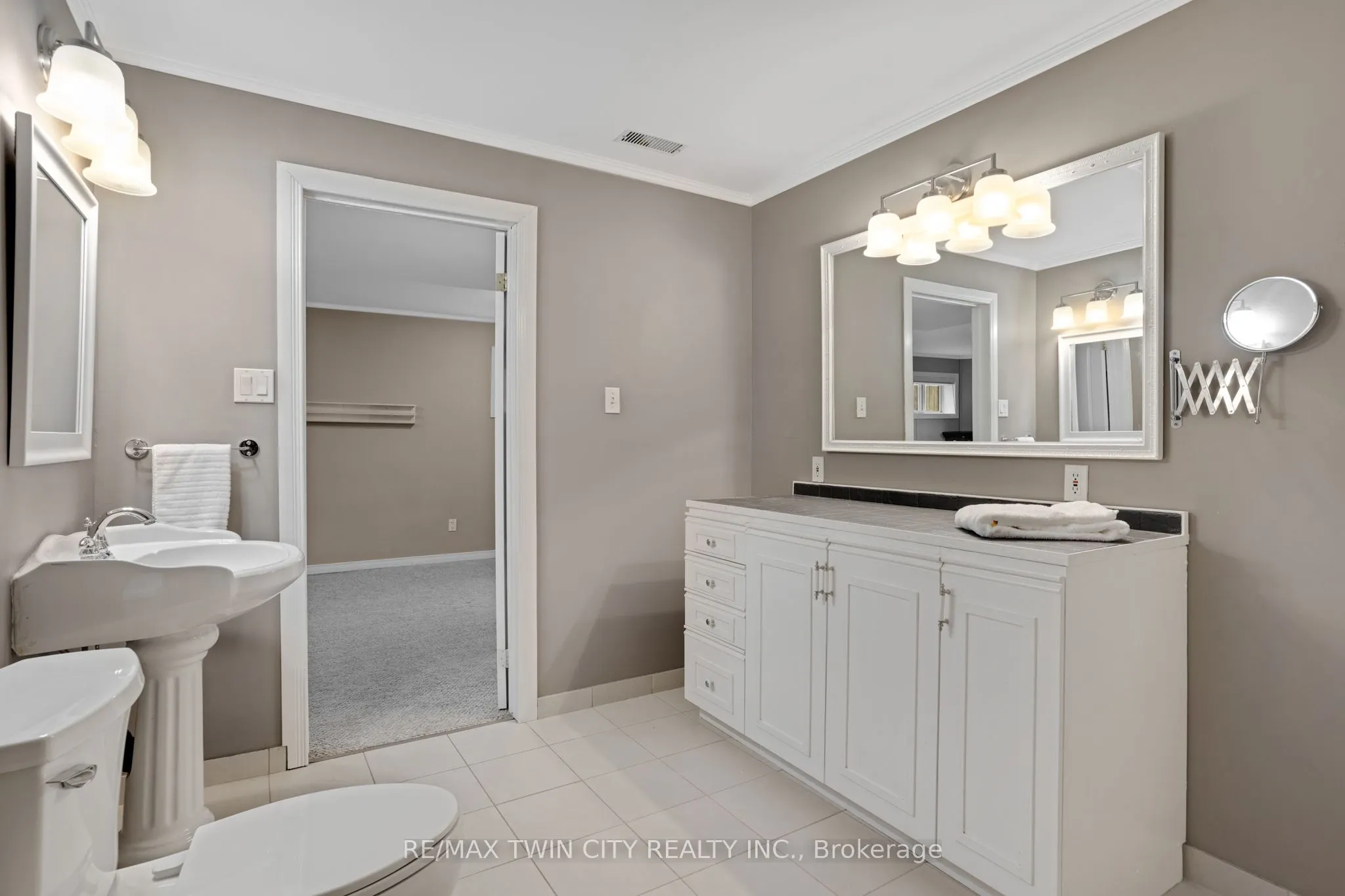 175 Stirling Macgregor Drive