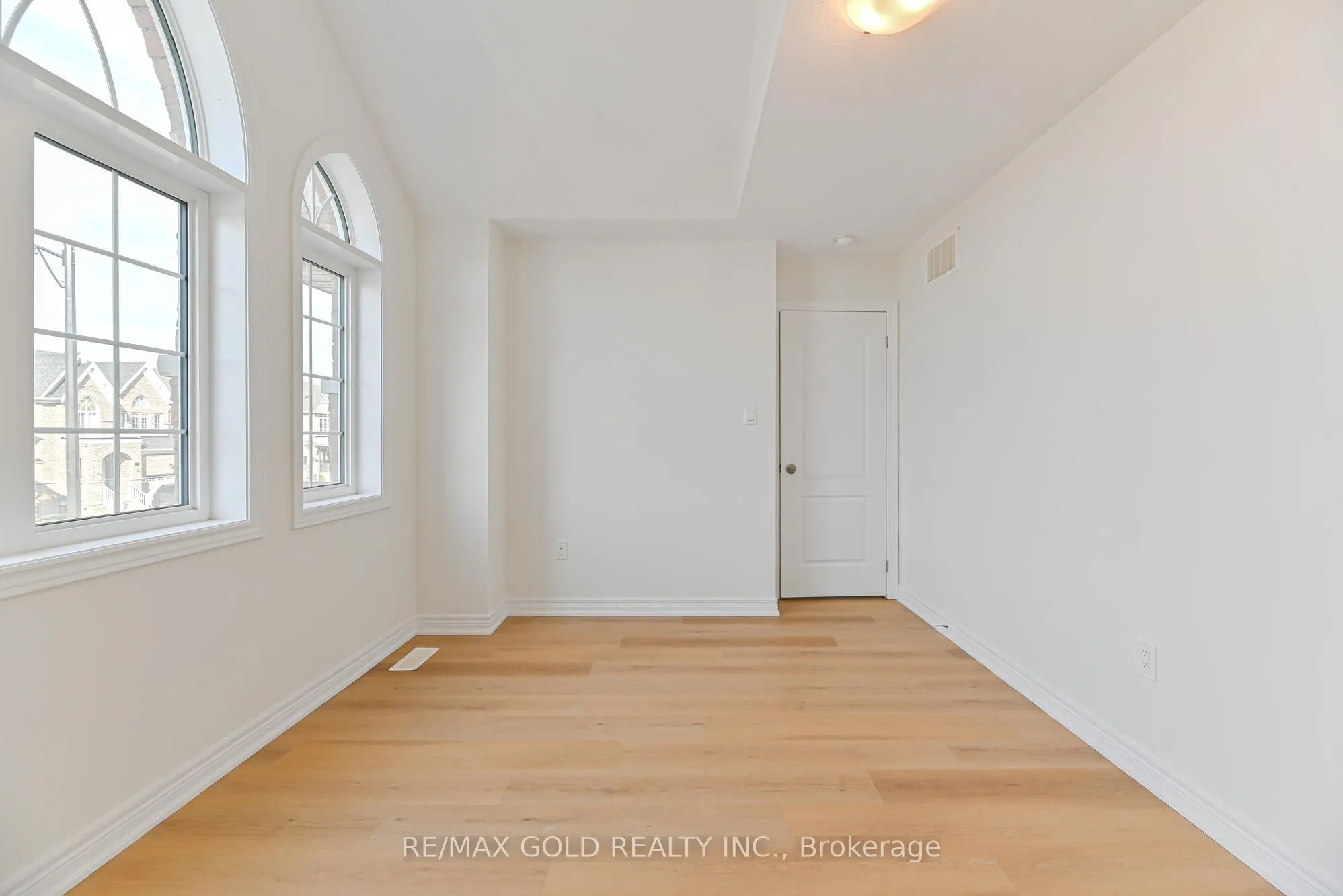 20 Mullholland Avenue