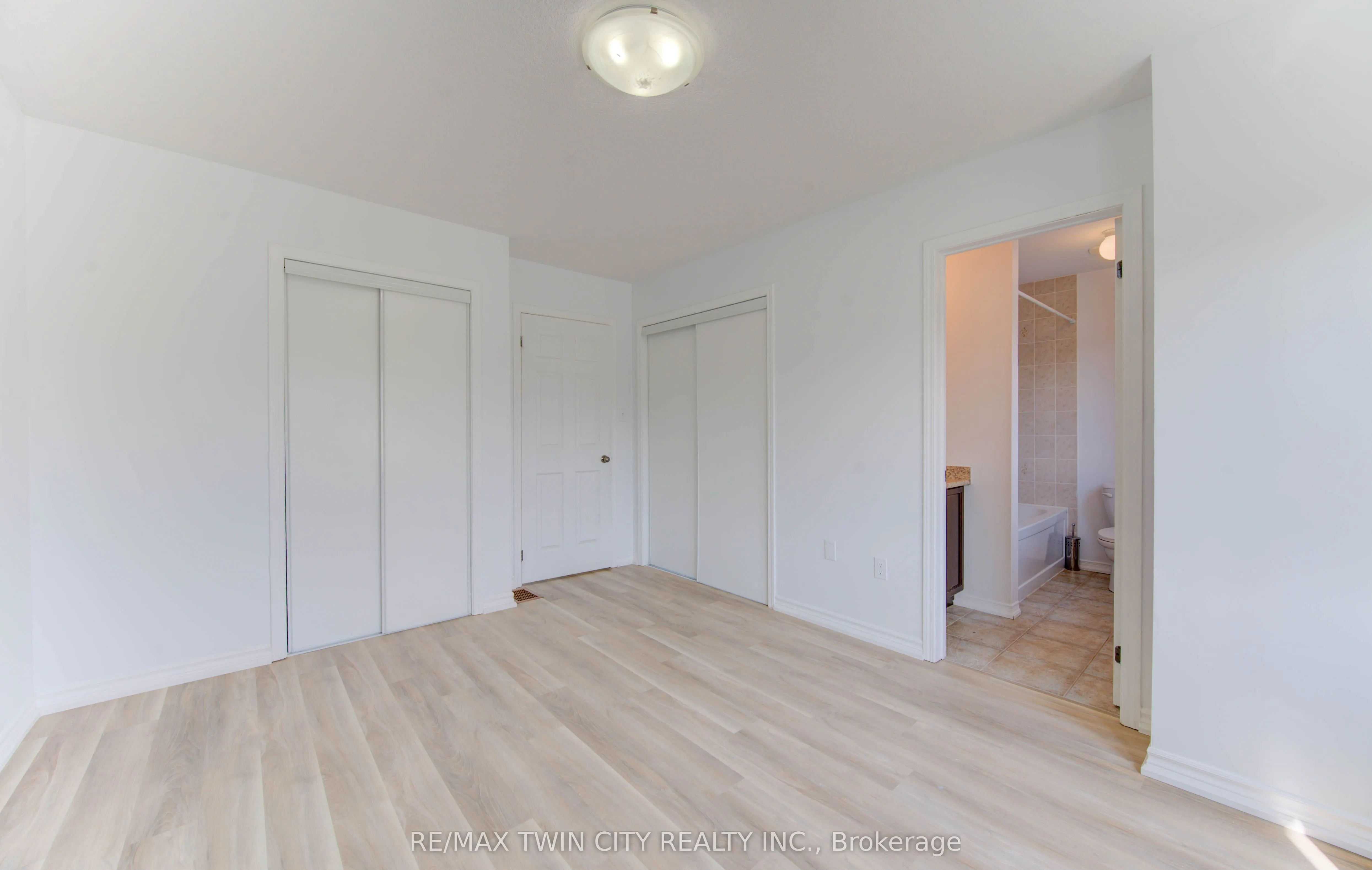 82 Trowbridge Street