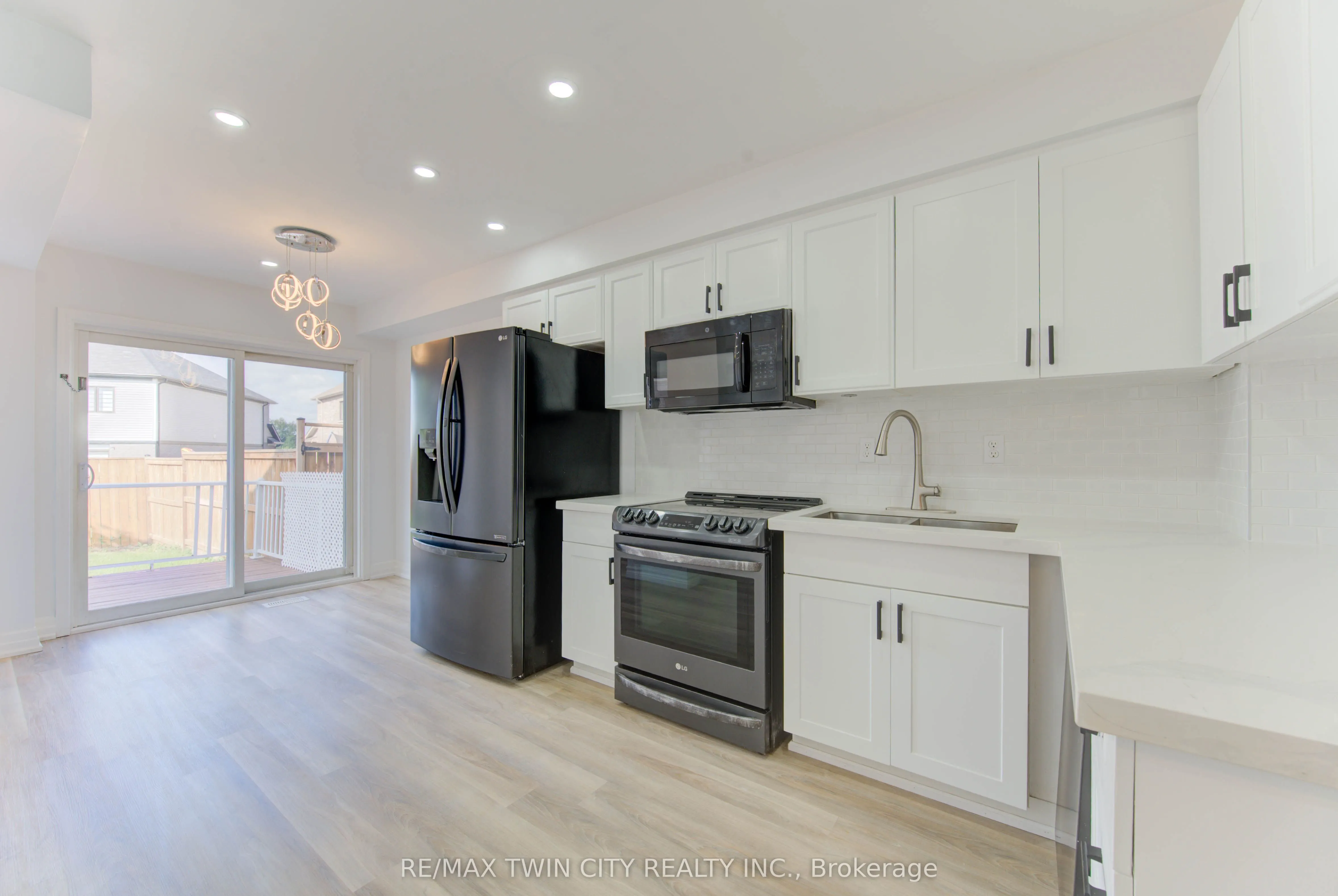 82 Trowbridge Street