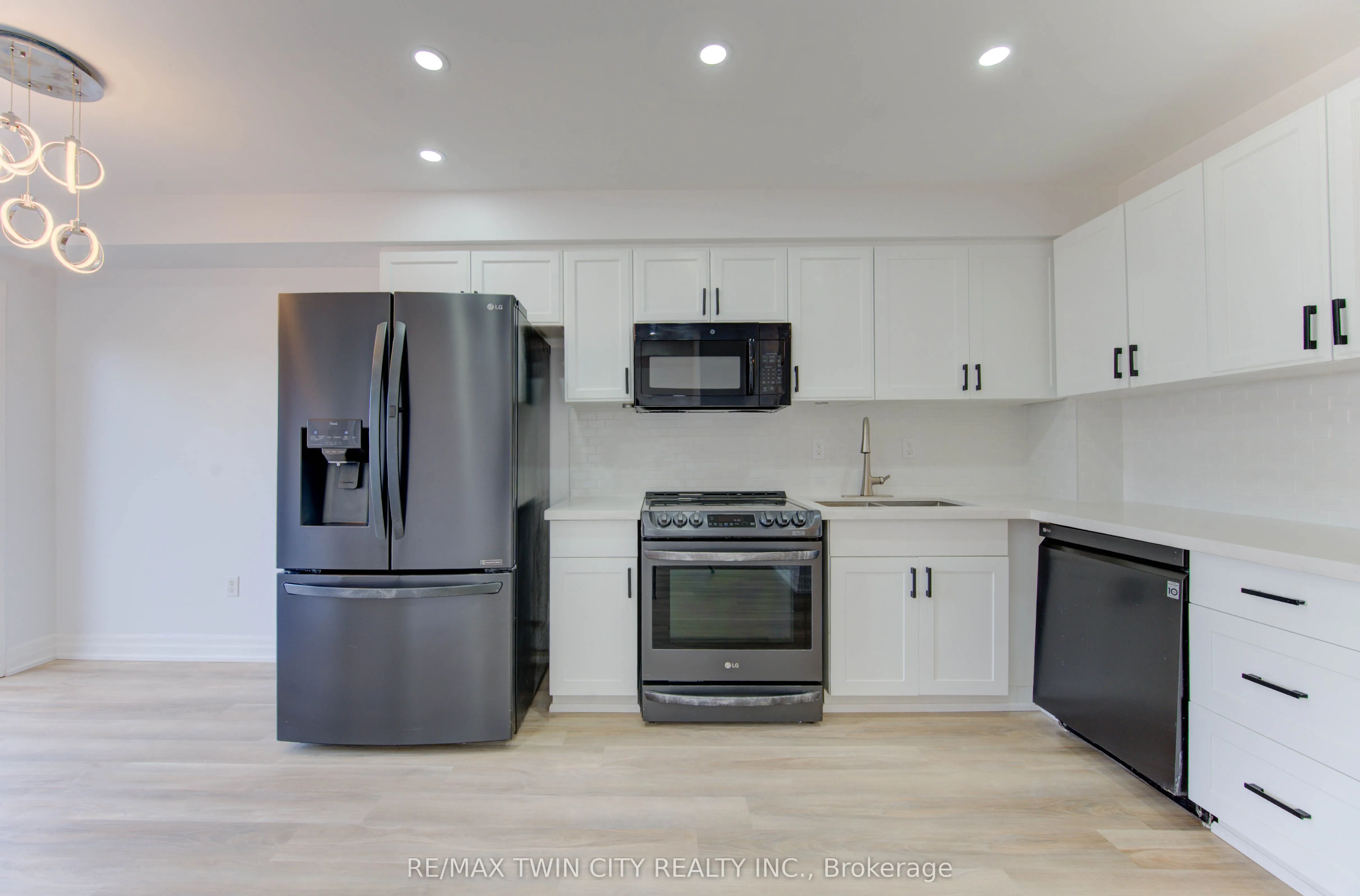 82 Trowbridge Street