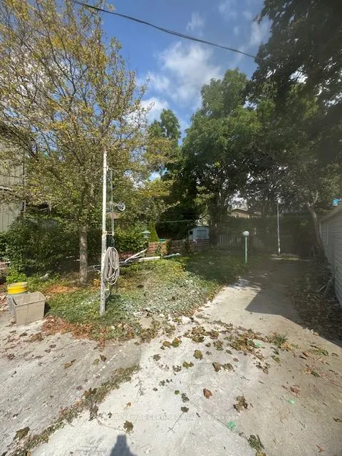 194 Samuels Street, #Main Floor