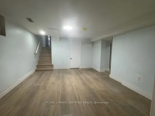 194 Samuels Street, #Main Floor