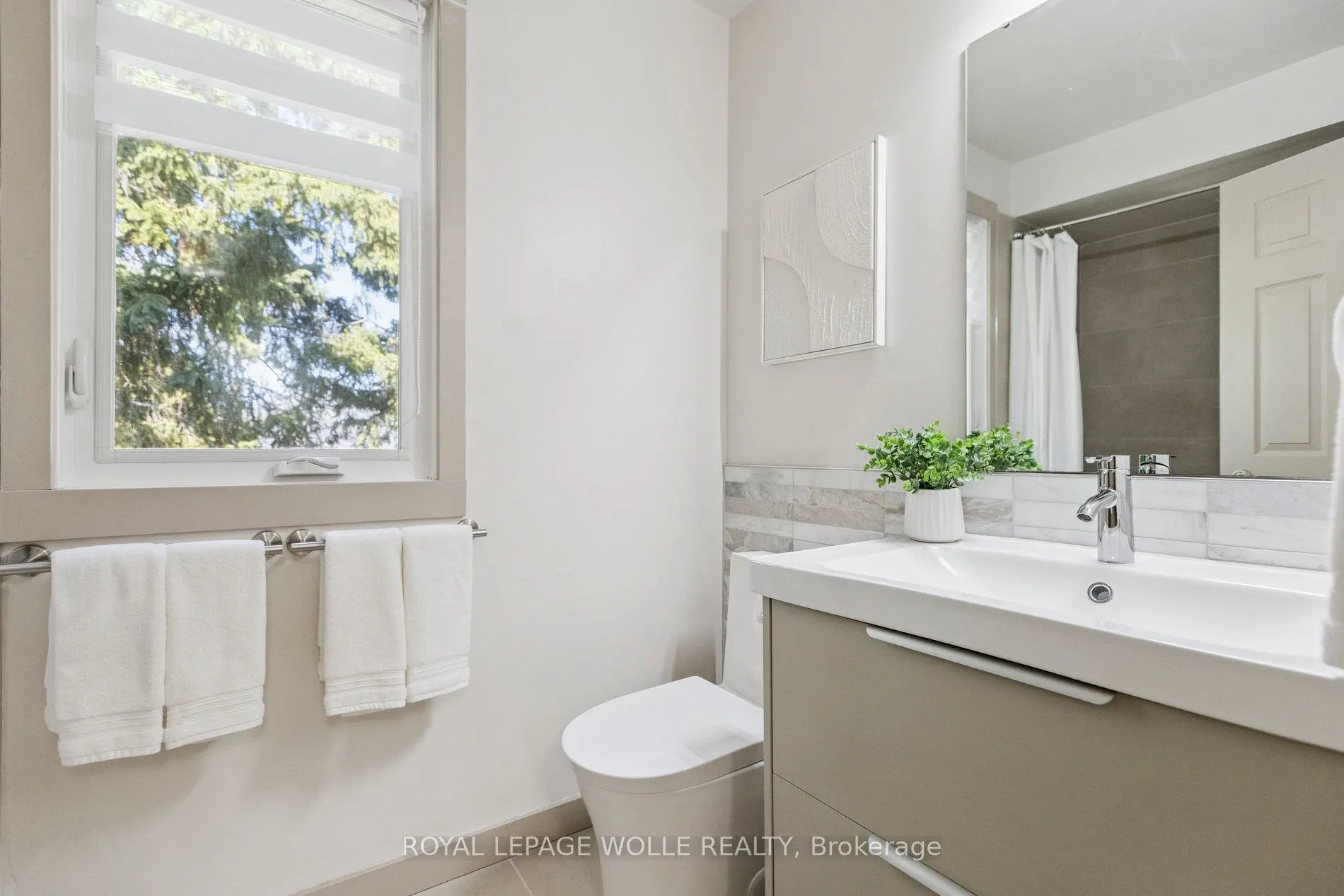 89 Woolwich Street, #27