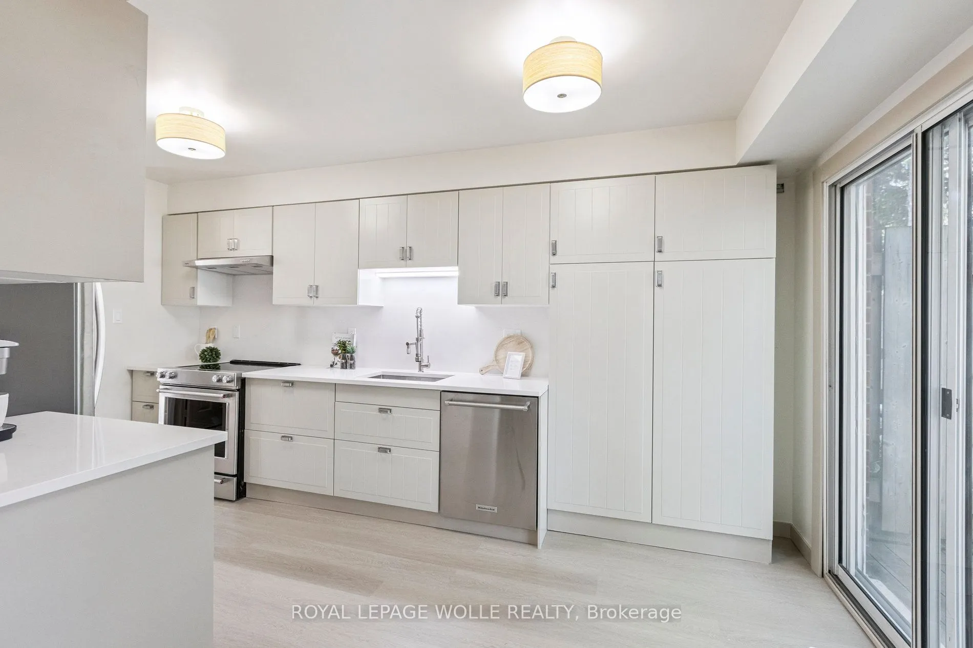 89 Woolwich Street, #27