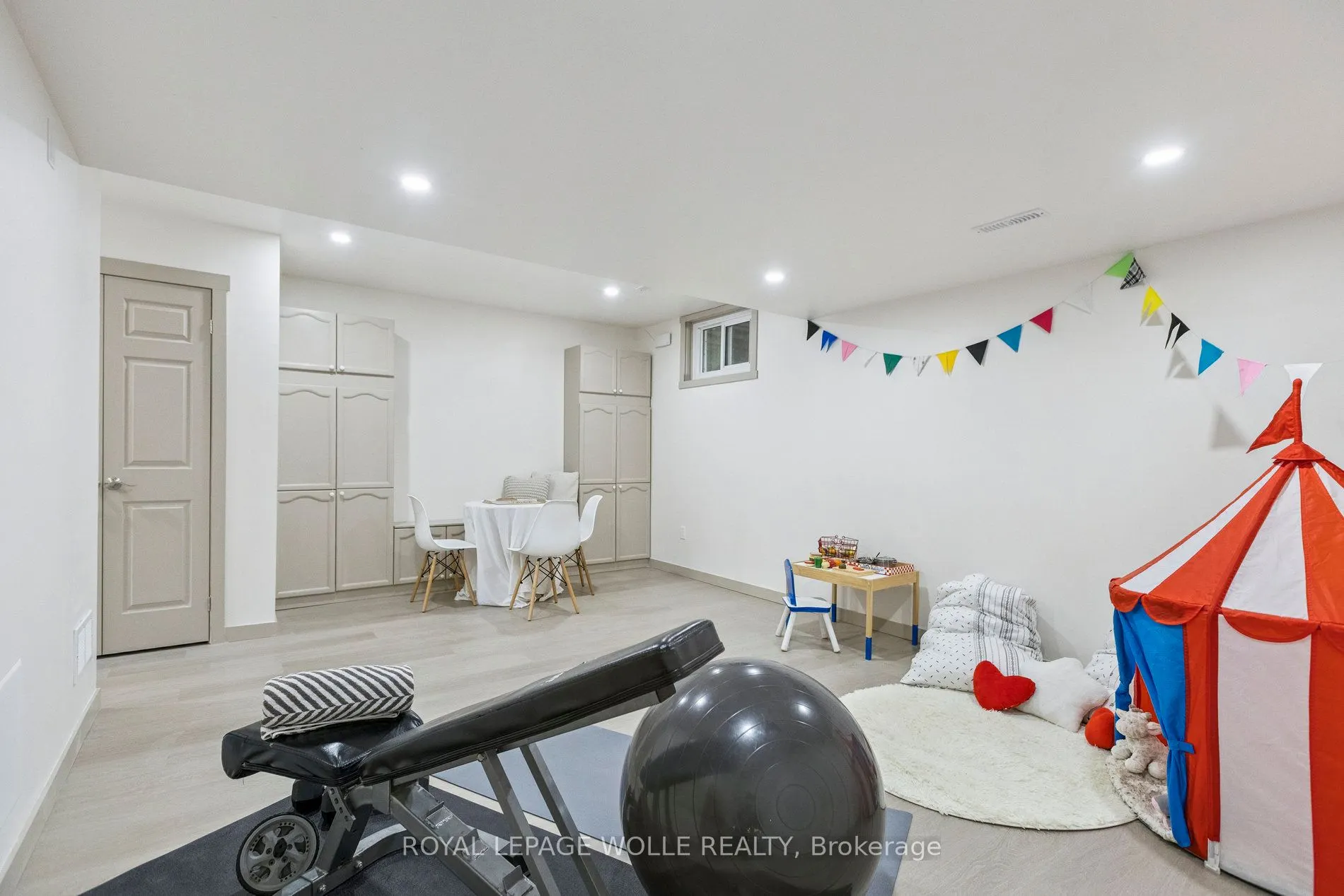 89 Woolwich Street, #27