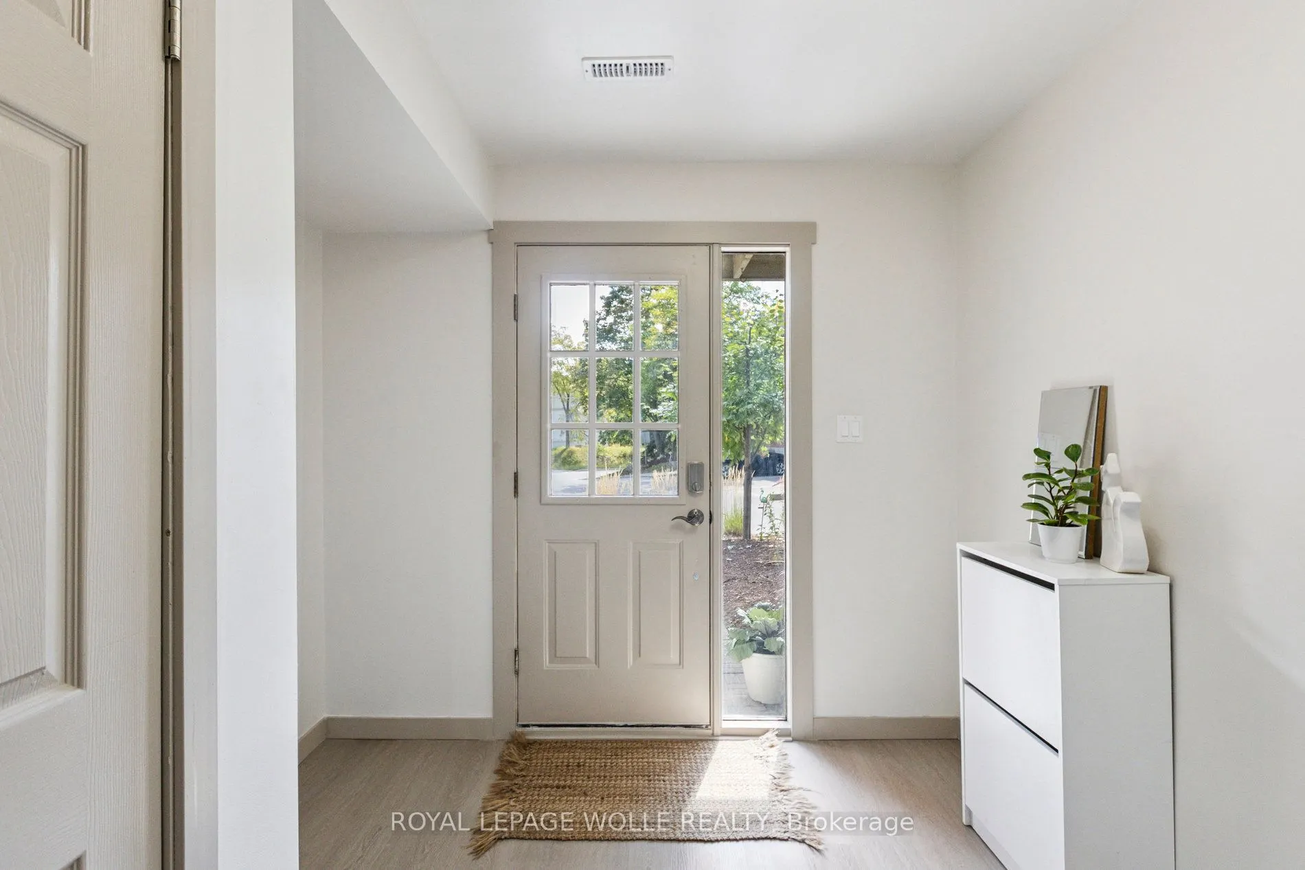 89 Woolwich Street, #27