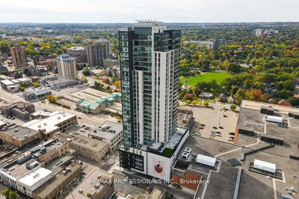 60 Charles Street W, #903