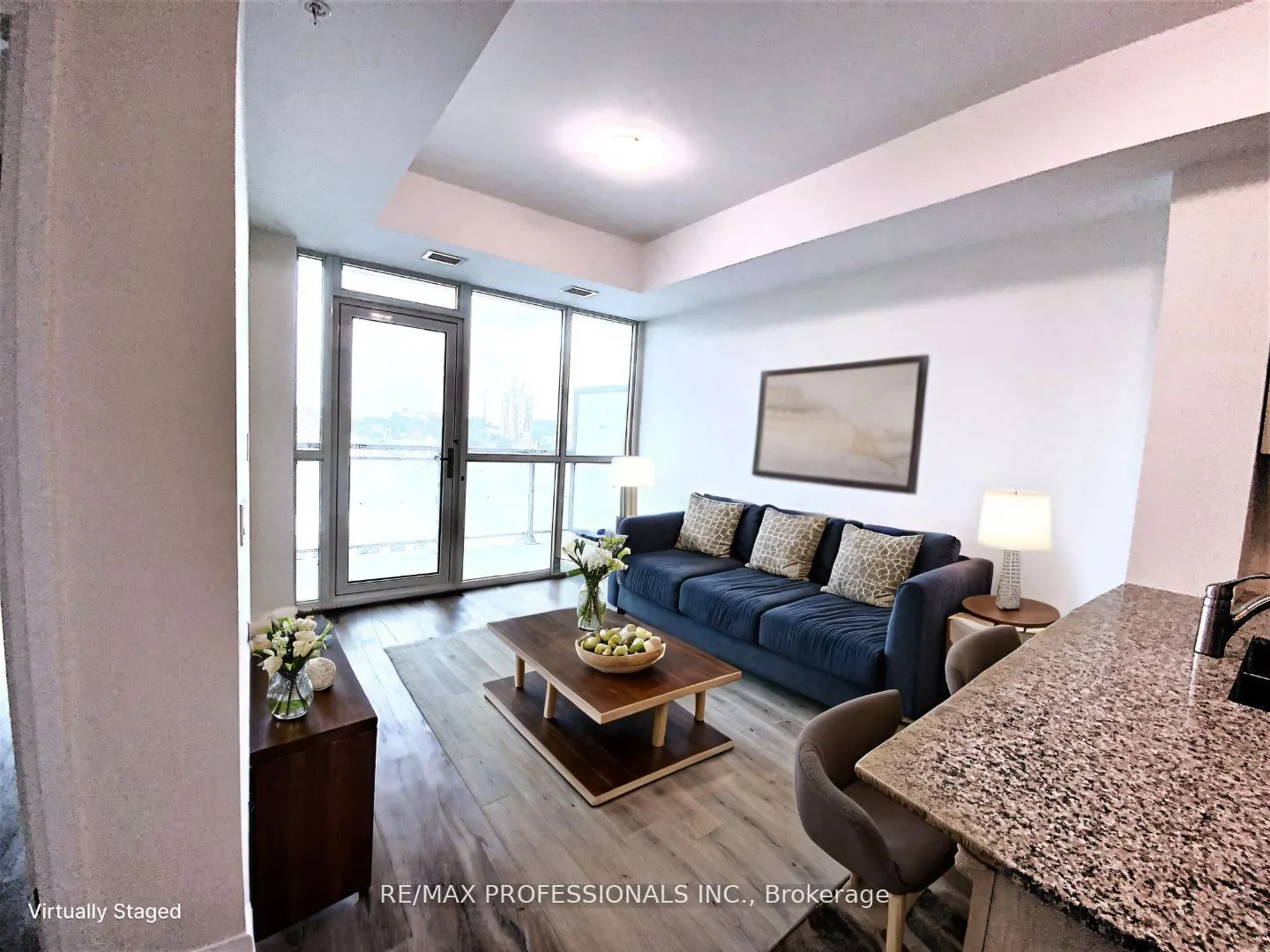 60 Charles Street W, #903