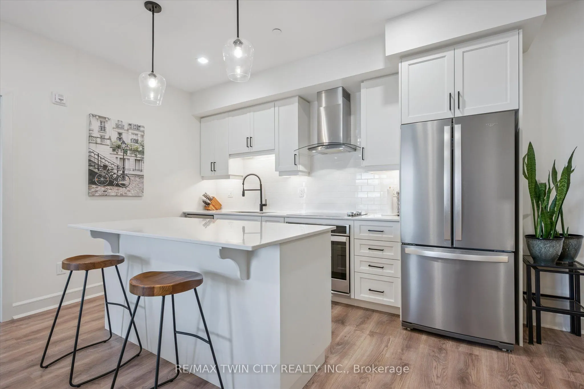 251 NORTHFIELD Drive E, #609