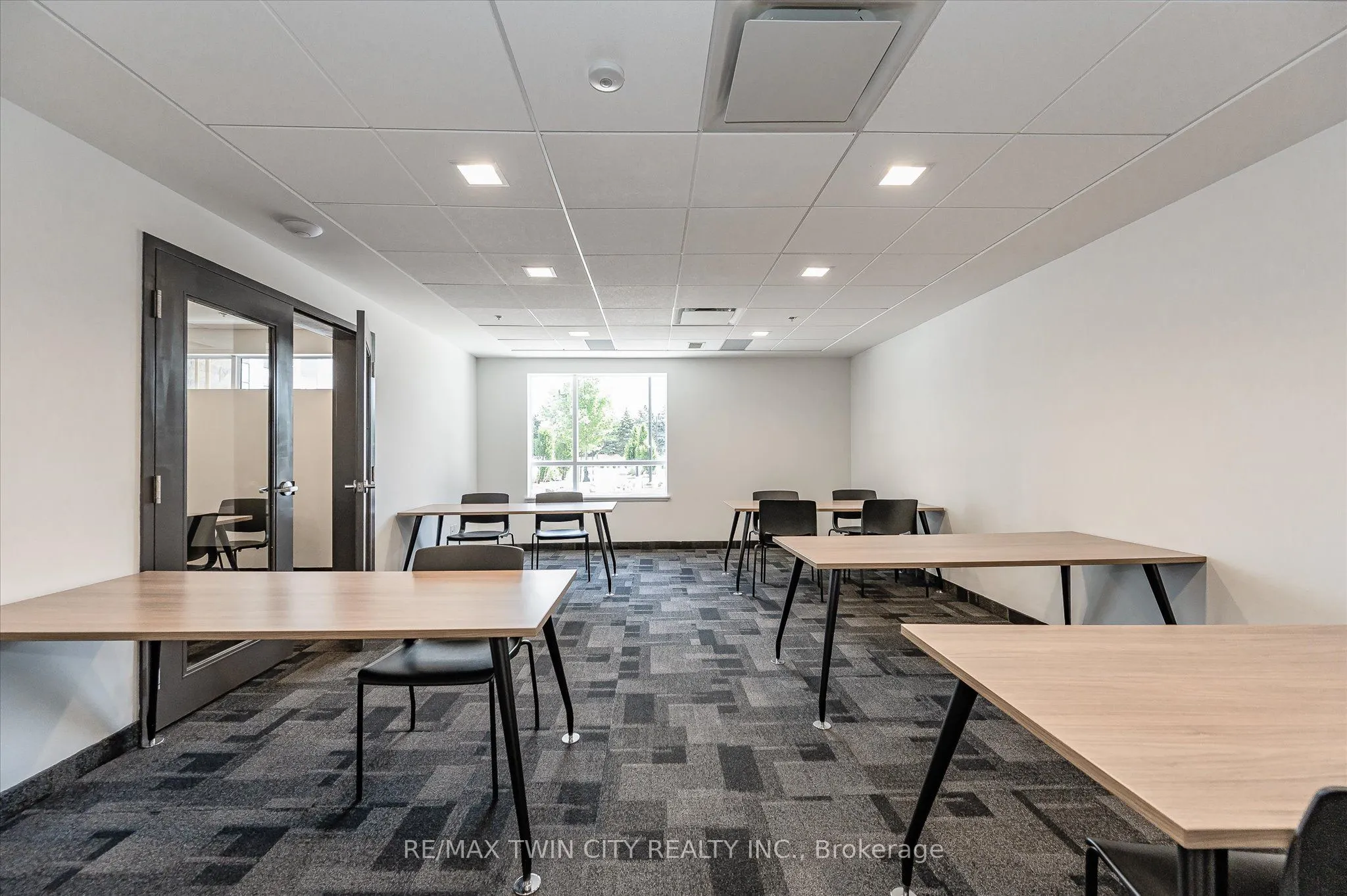 251 NORTHFIELD Drive E, #609