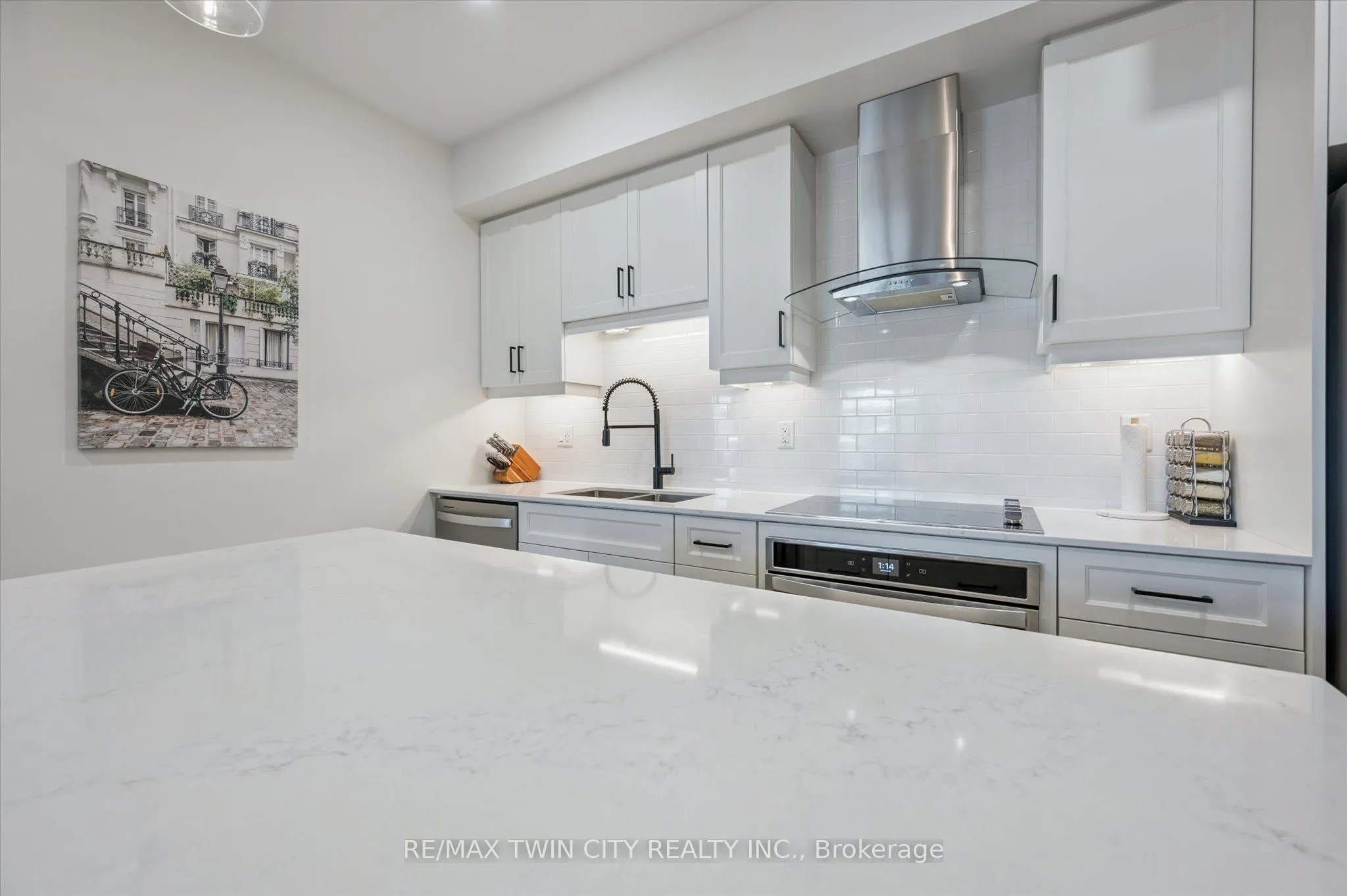 251 NORTHFIELD Drive E, #609