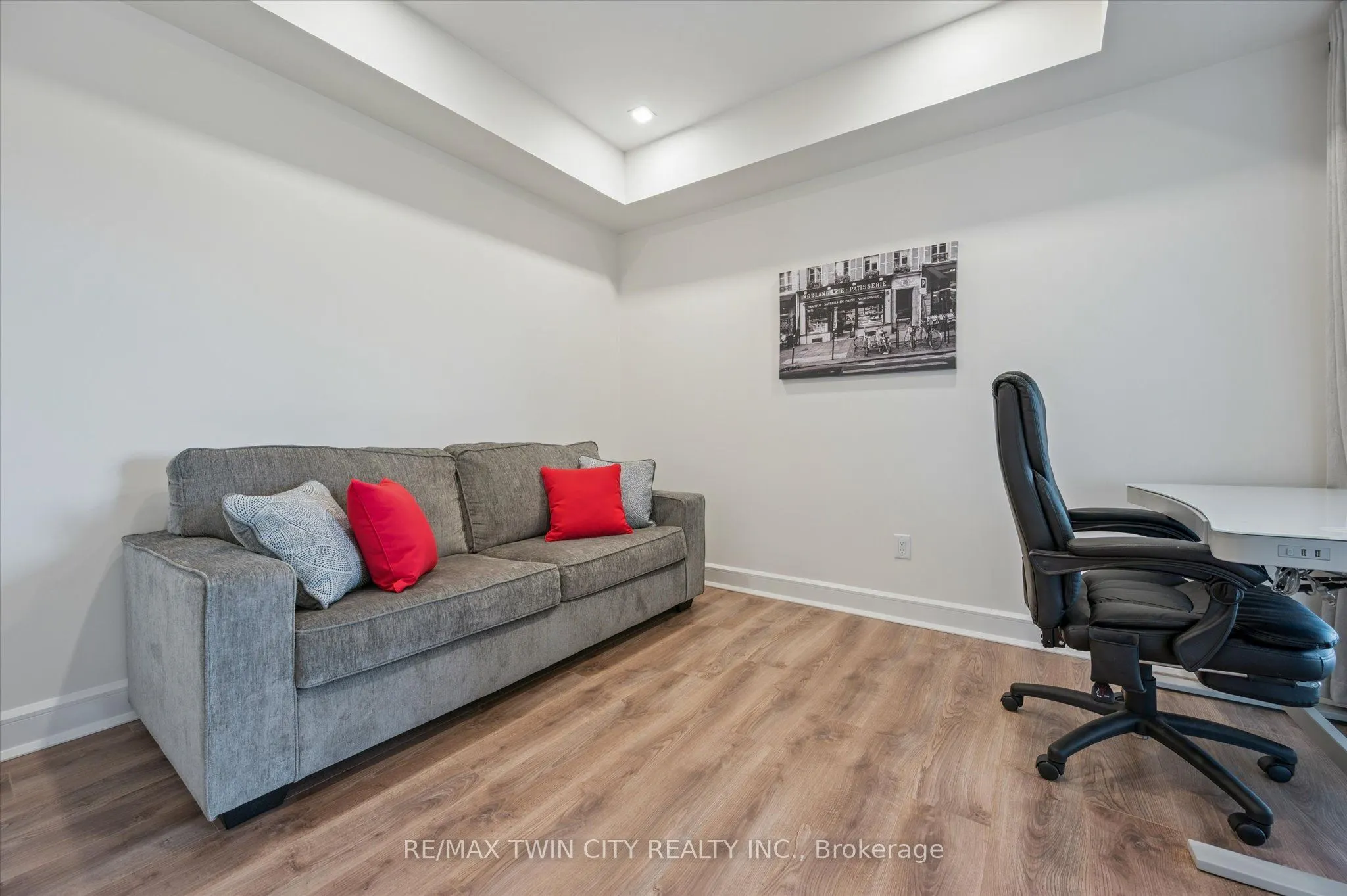 251 NORTHFIELD Drive E, #609