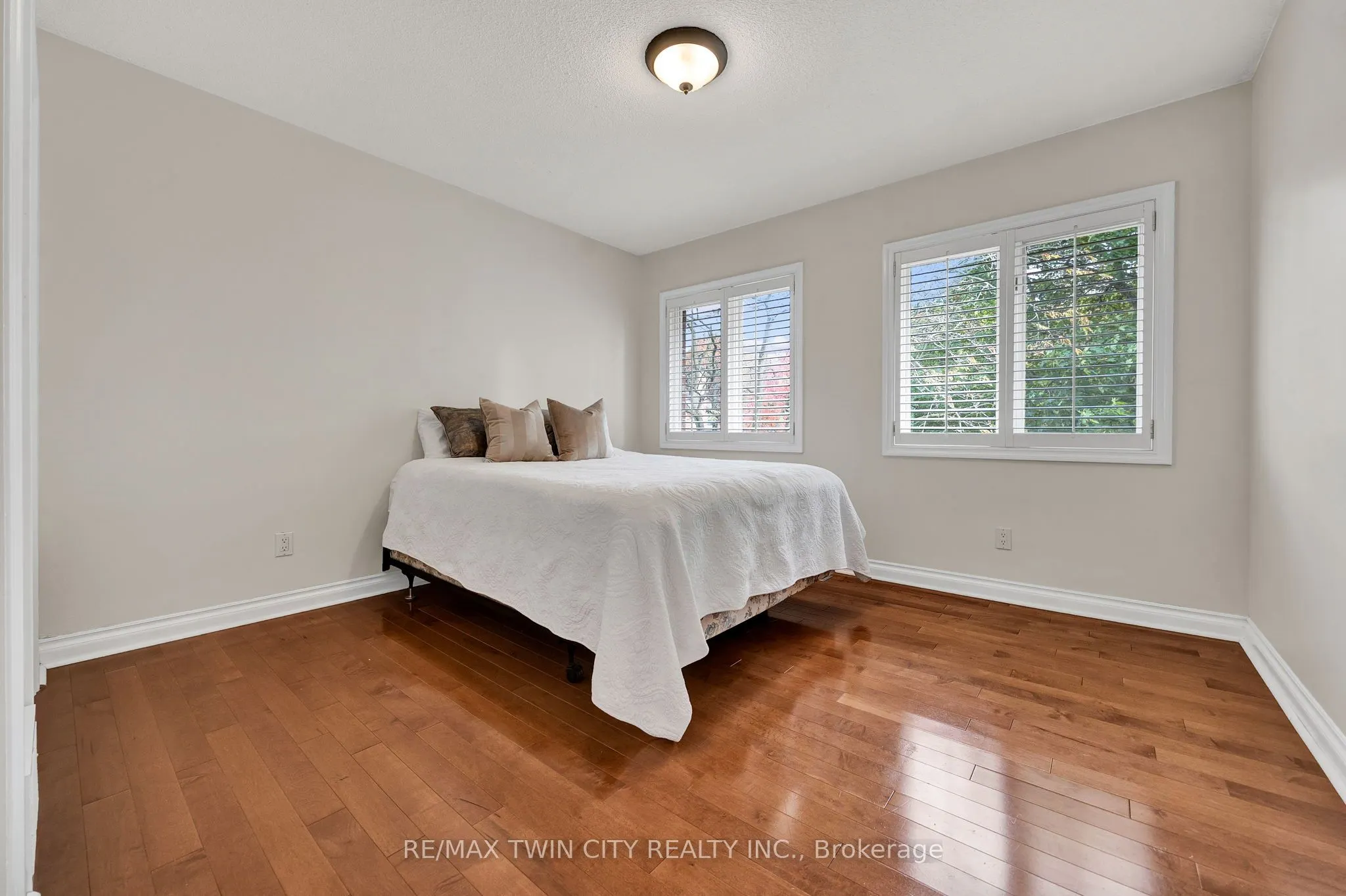 250 Grey Squirrel Place