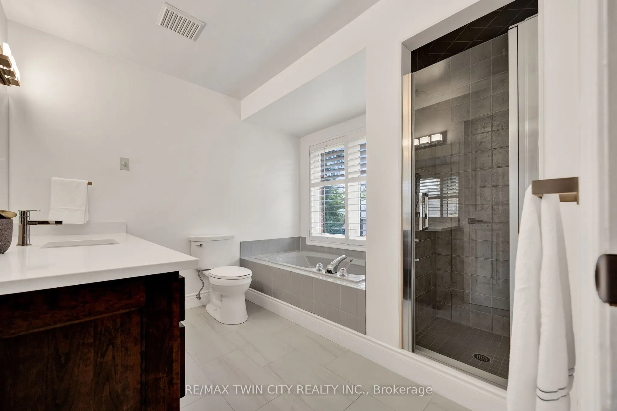 250 Grey Squirrel Place